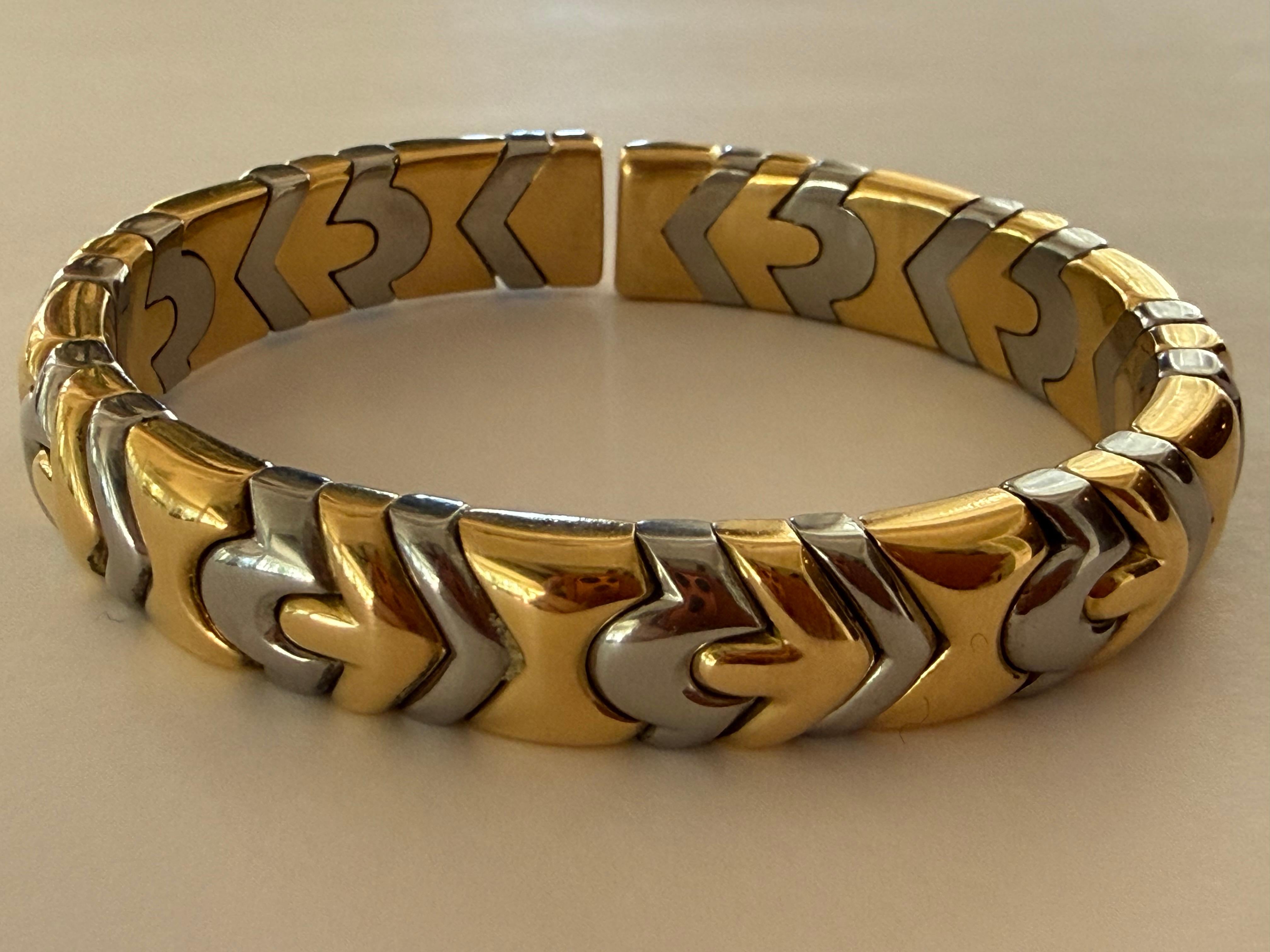 Bracelet manchette Bulgari Alveare en or jaune 18K et acier inoxydable Bon état - En vente à Denver, CO
