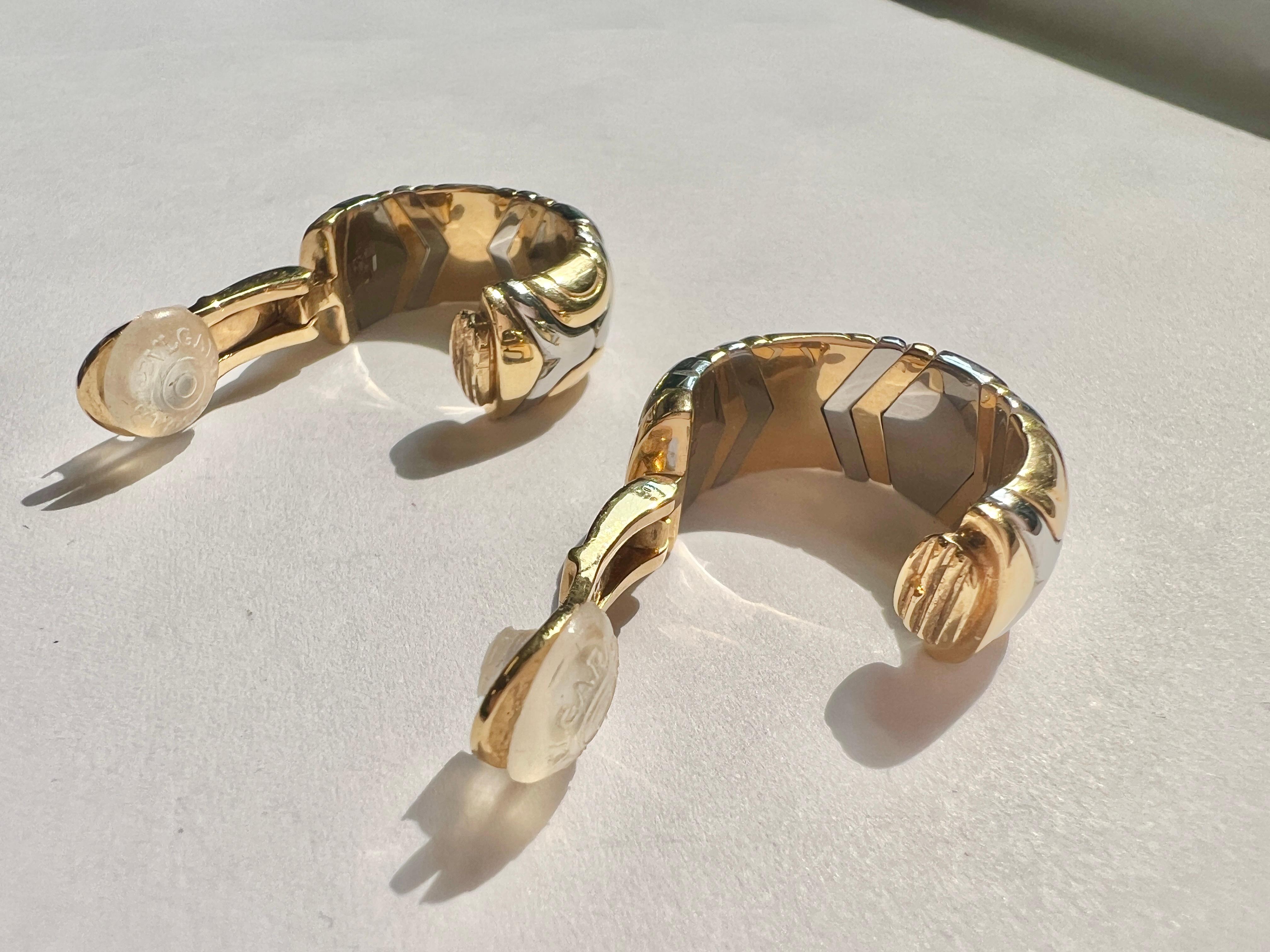 Bulgari Orecchini a cerchio in oro e acciaio Alveare in vendita 6