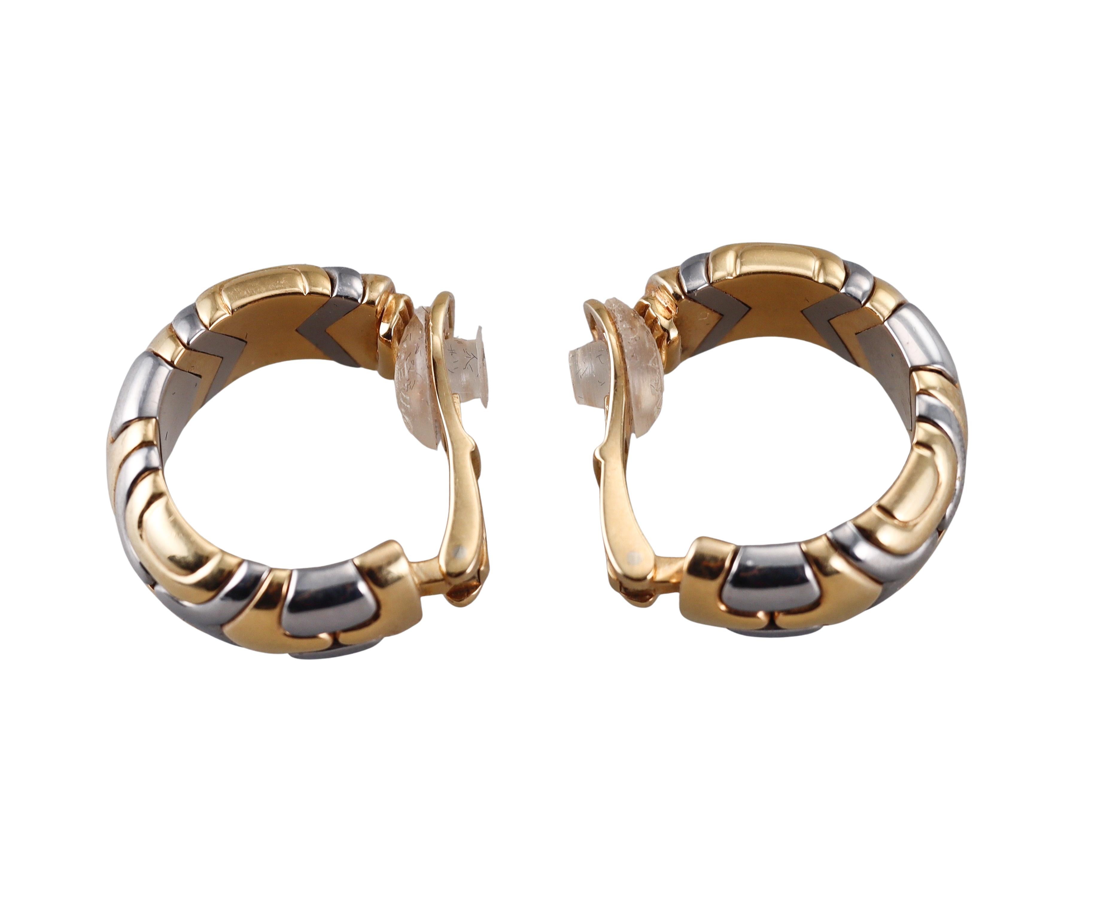 Bulgari Orecchini a cerchio in oro e acciaio Alveare In condizioni ottime in vendita a New York, NY