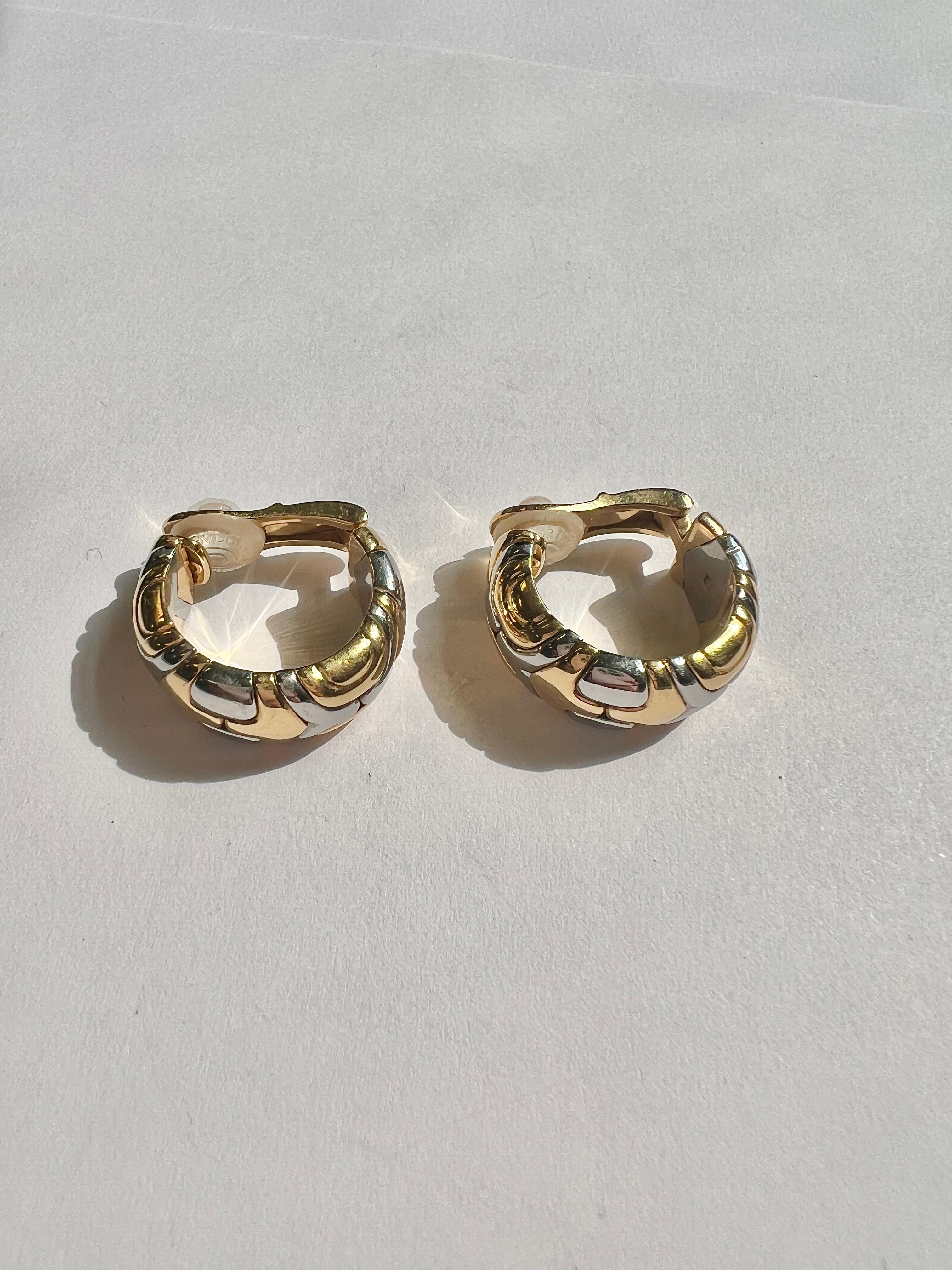 Bulgari Orecchini a cerchio in oro e acciaio Alveare in vendita 4