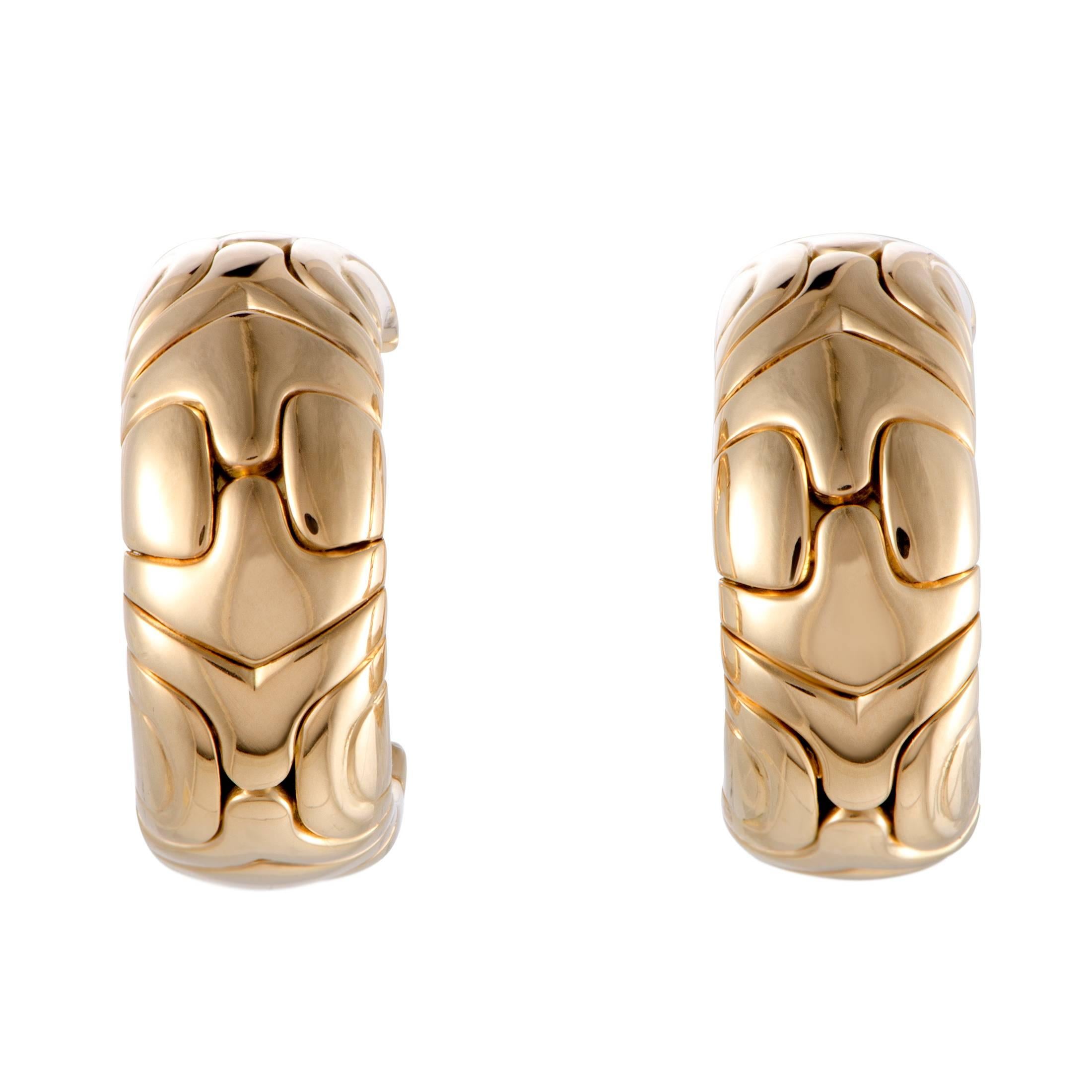 Bulgari Alveare Yellow Gold Huggie Clip-On Earrings In Excellent Condition In Southampton, PA