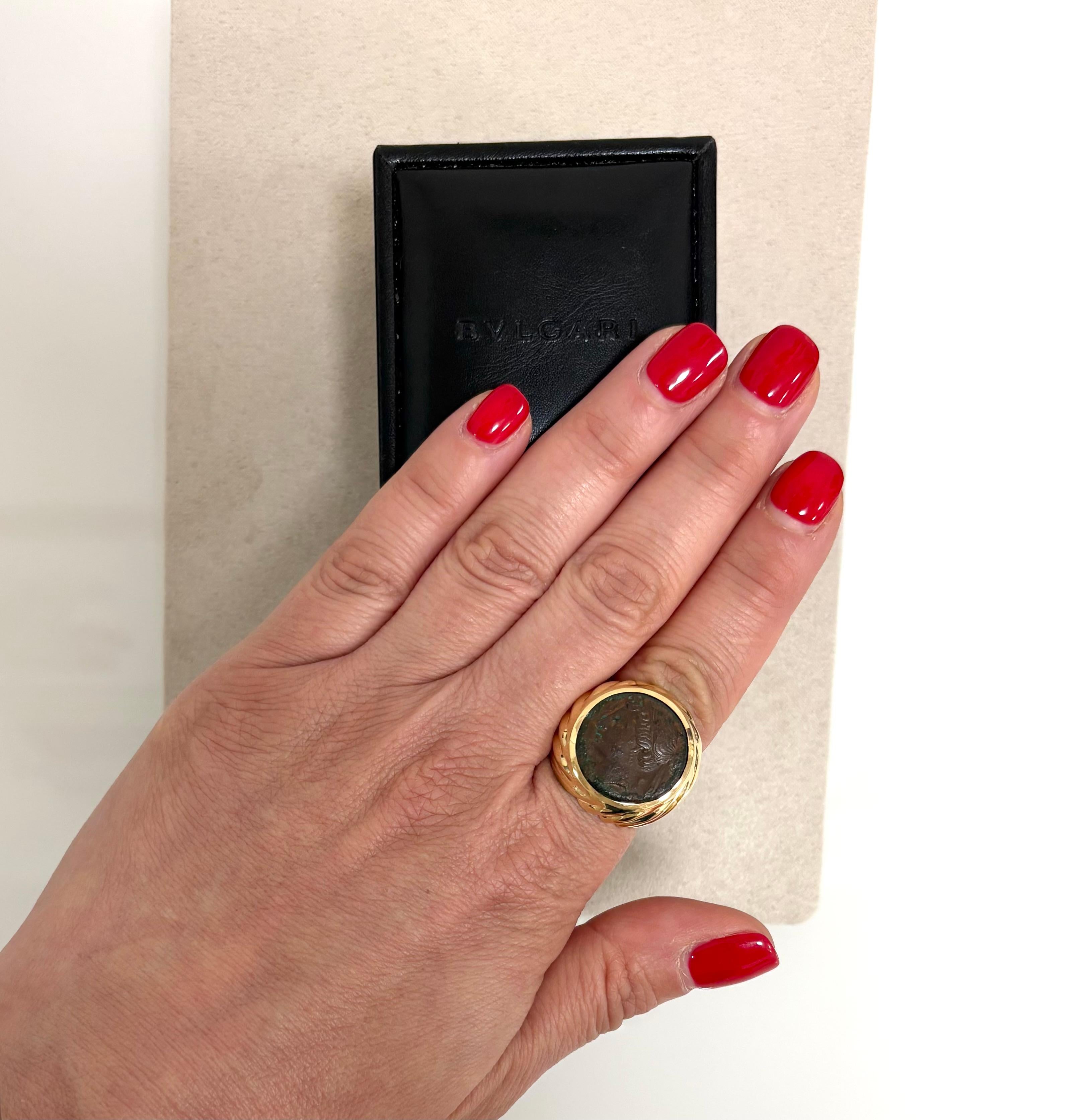 Bulgari Anello Moneta Oro Giallo 18 kt. In condizioni ottime in vendita a Rome, IT