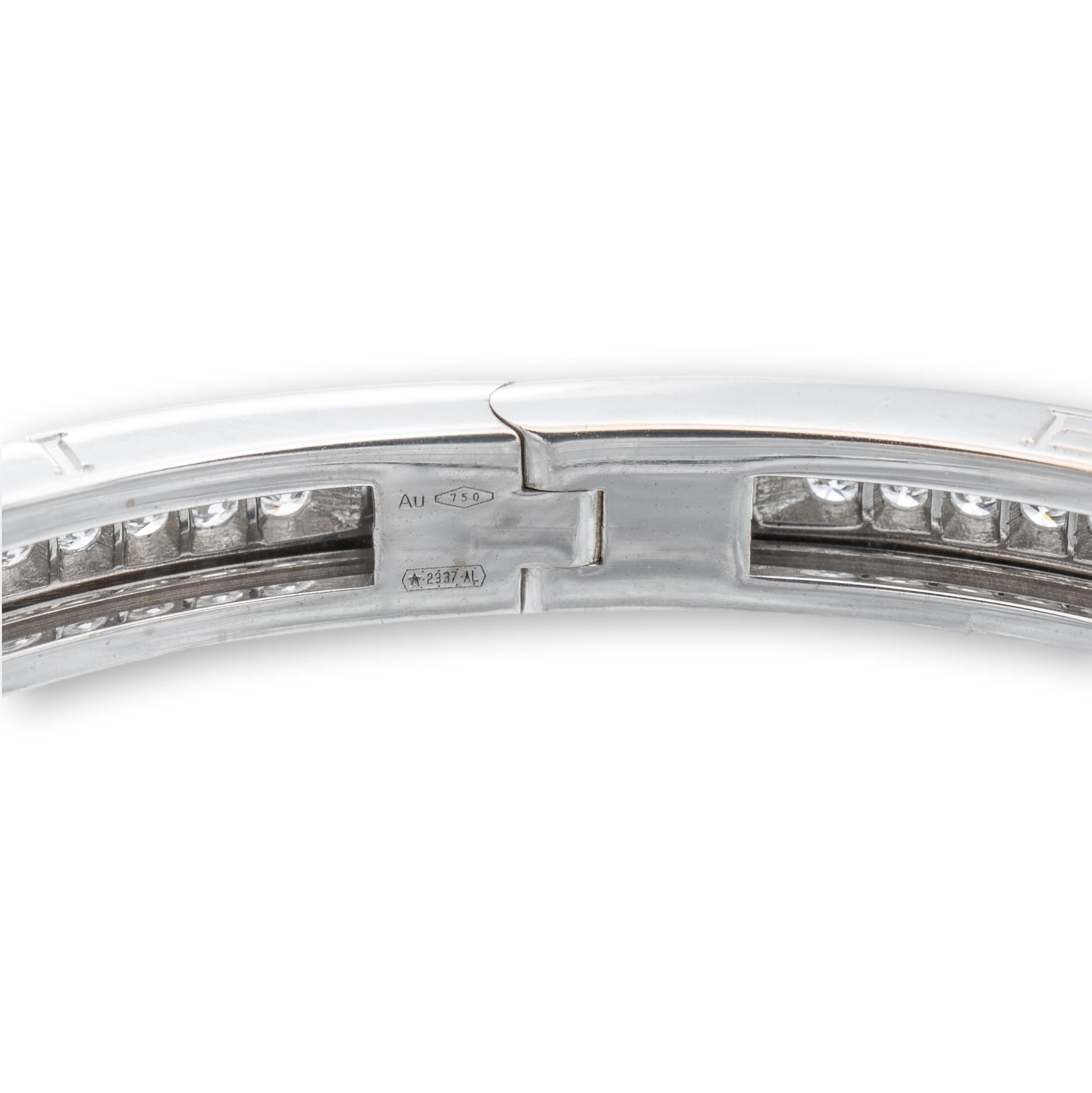 Bulgari B-Zero1 18K Weißgold Armreif mit rundem Pavé-Diamant in Großformat 1