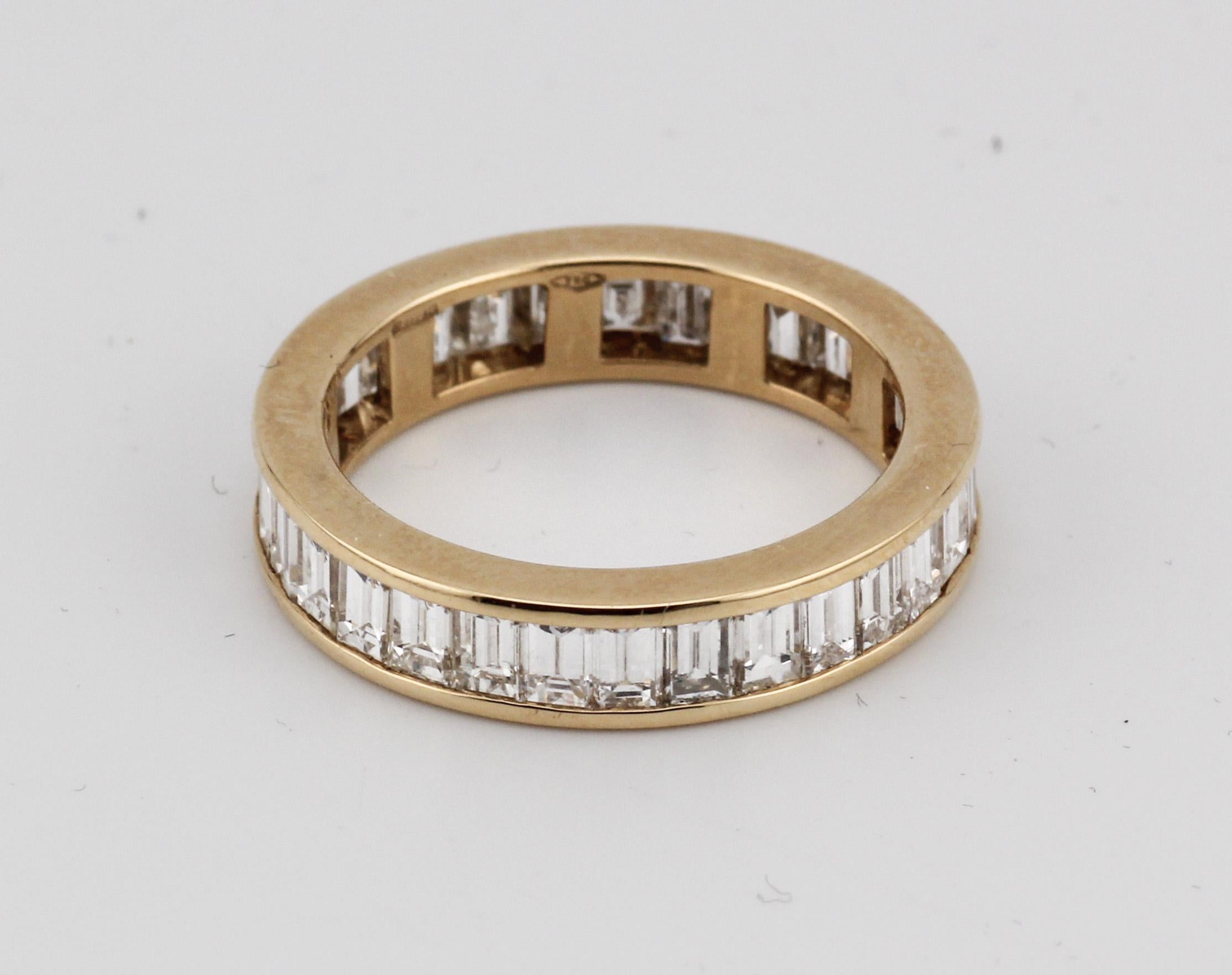 Bulgari Eternity-Ring, Baguette-Diamant 18K Gelbgold, Größe 6 (Baguetteschliff) im Angebot