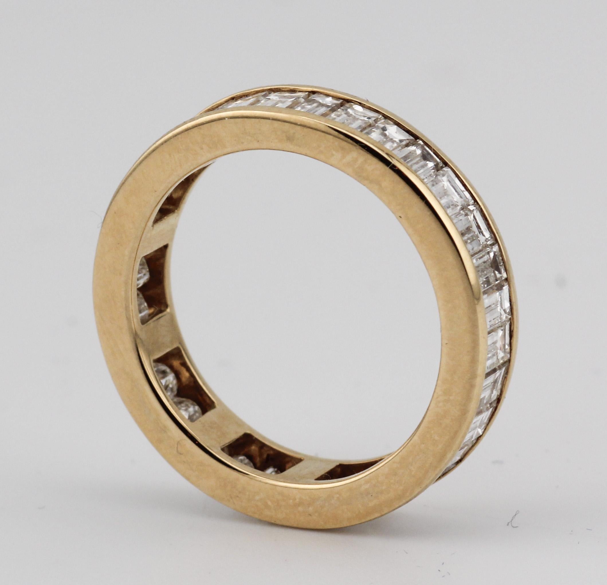 De las mujeres Bulgari Diamante Baguette 18K Oro Amarillo Anillo de la Eternidad Tamaño 6