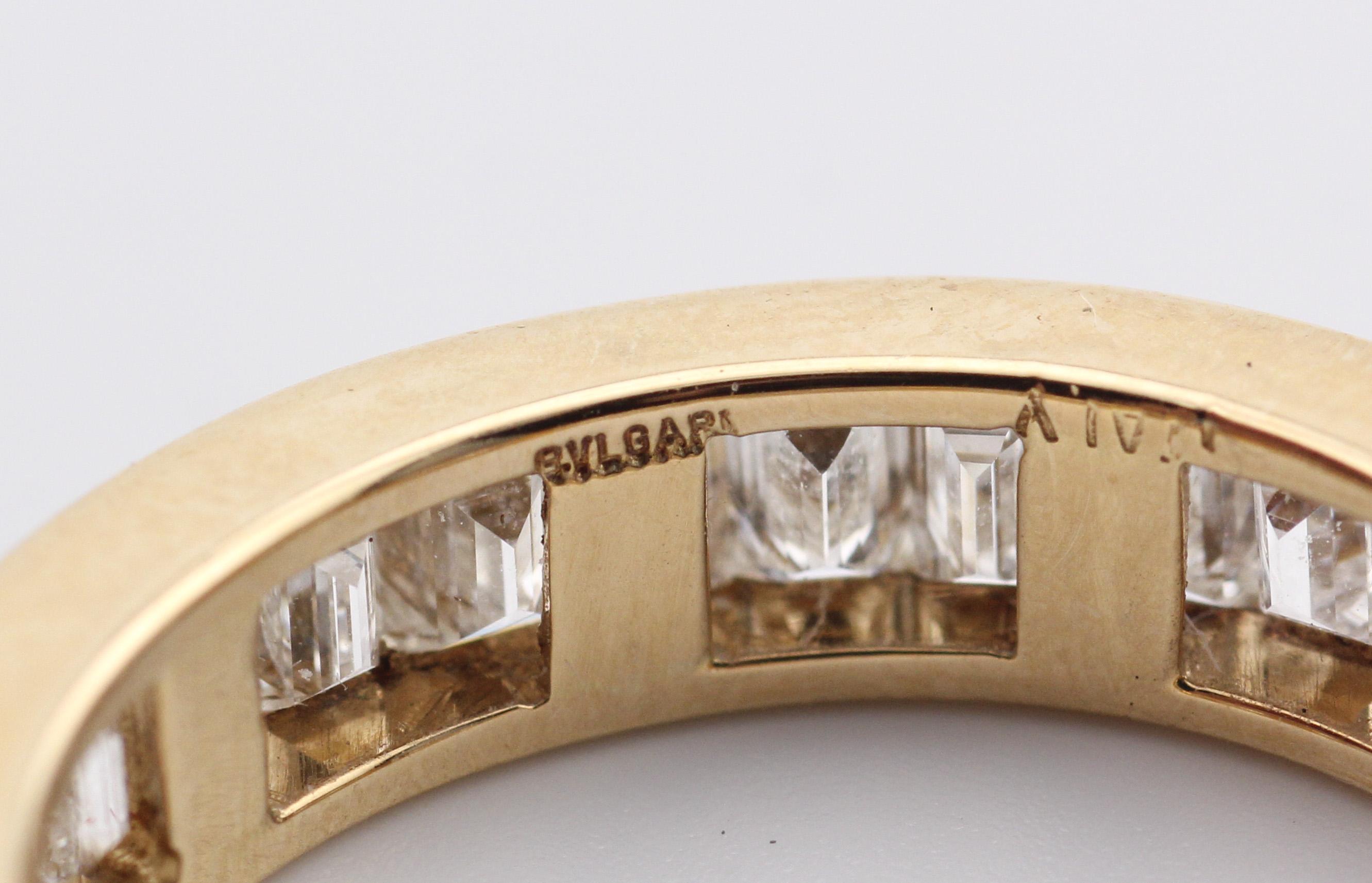 Bulgari, bague d'éternité en or jaune 18 carats avec diamants baguettes, taille 6 en vente 2