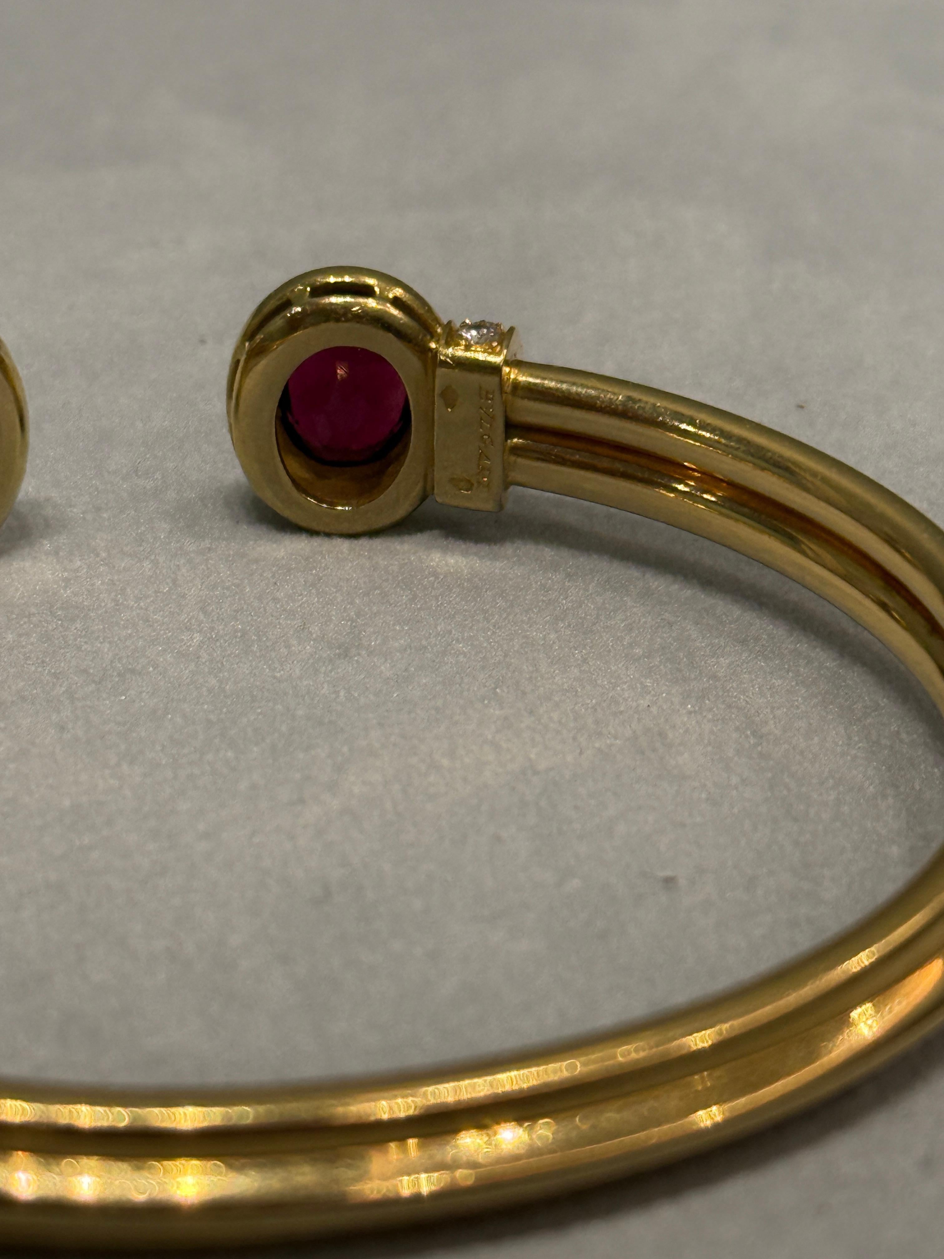 Bracelet jonc Bulgari  Spinelle rouge et diamants par Duhem French Marks Excellent état - En vente à Milano, IT