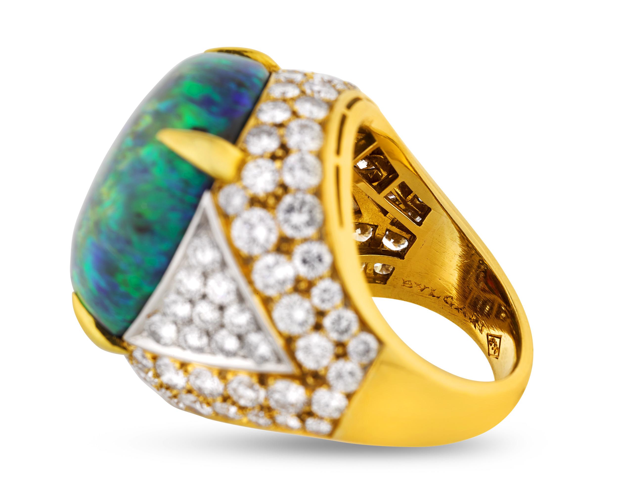 Bulgari Ring mit schwarzem Opal und Diamanten (Ovalschliff) im Angebot