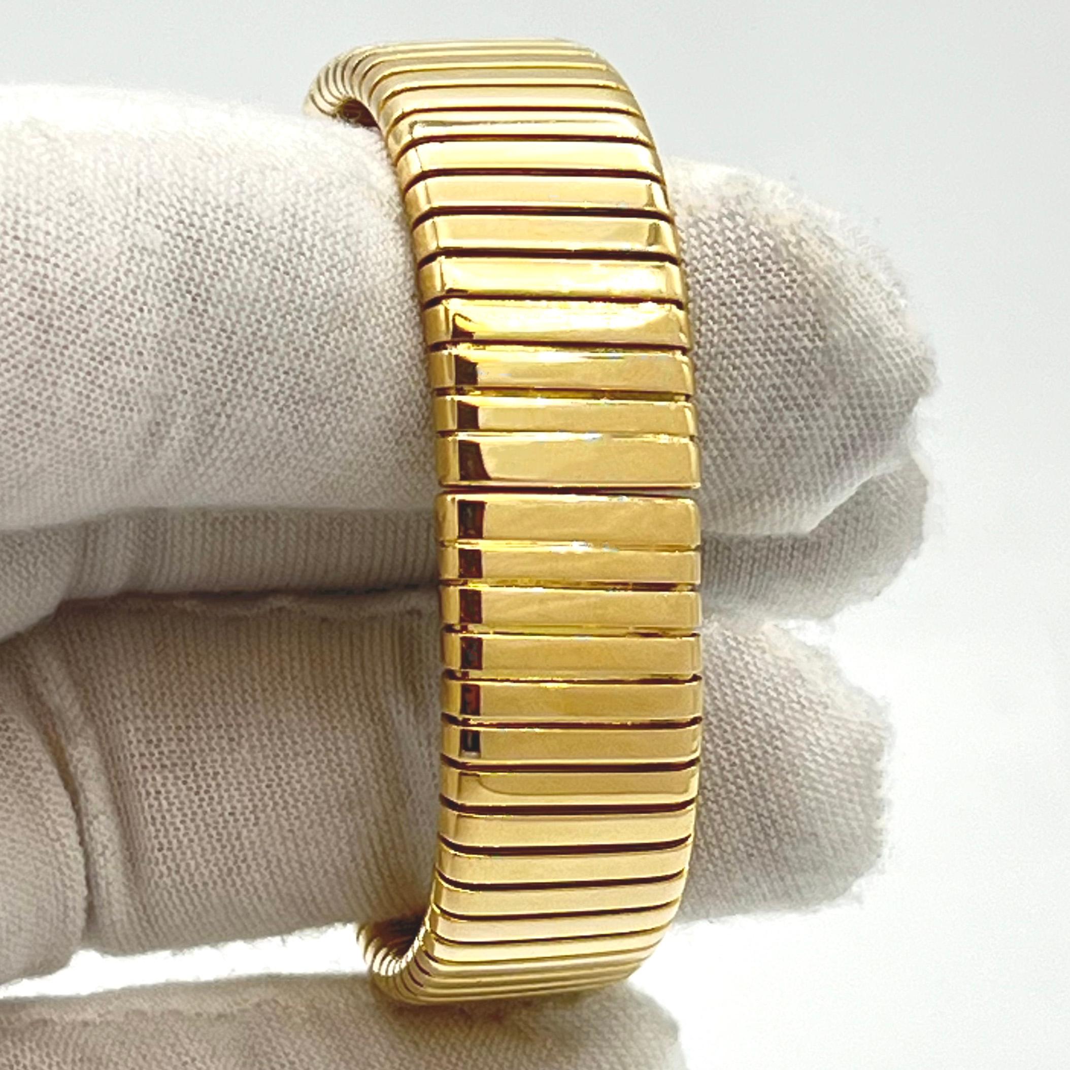Bulgari Bulgari BB 23 2T 18KT yellow gold lady's watch with Box & Papers In Good Condition For Sale In New York, NY