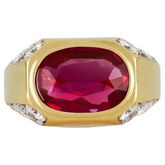 Anillo de Cóctel Bulgari de Rubí Burmés y Diamantes.