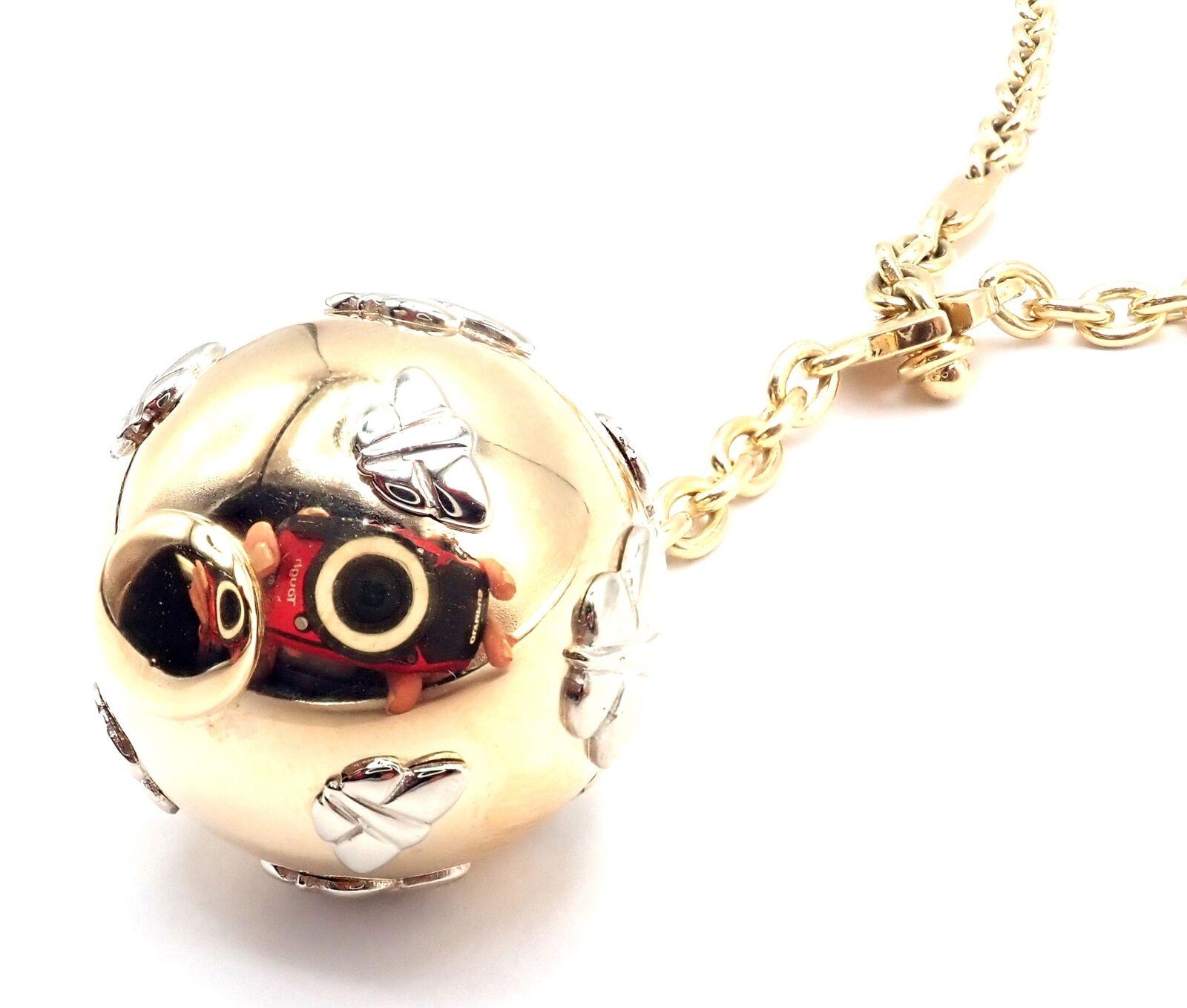 Bulgari Bvlgari, collier à maillons avec pendentif papillon globe en or jaune en vente 2