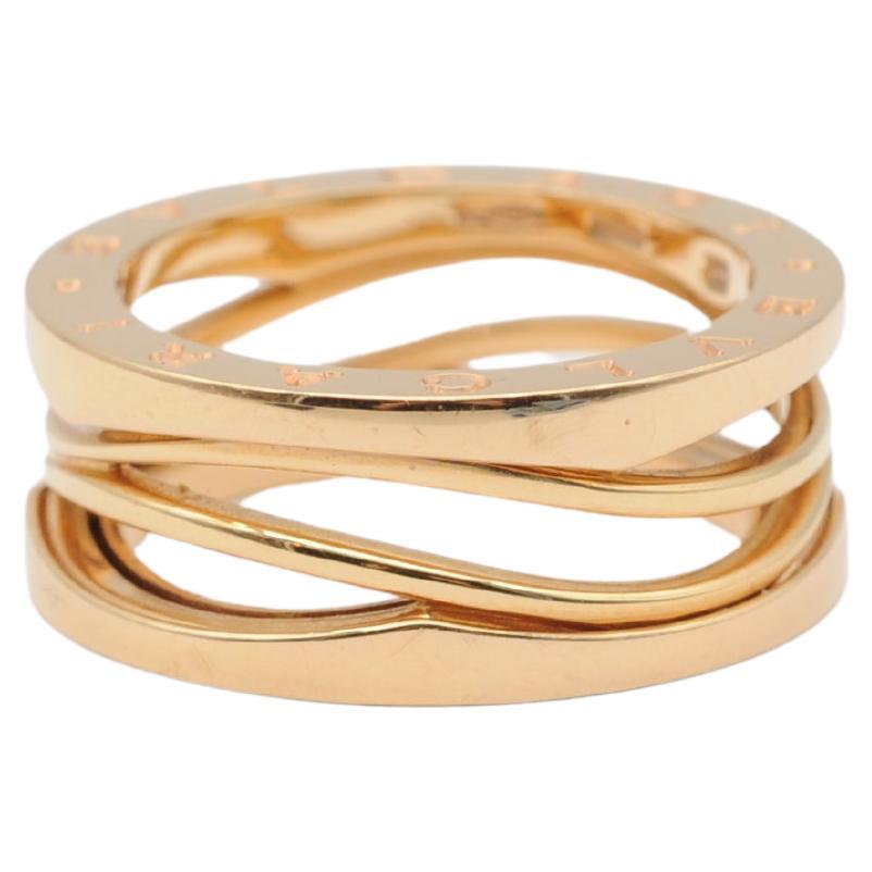 Bvlgari B.Zero1 Legend 3-Band Ring in 18k Rose Gold

This stunning Bvlgari B.Zero1 Legend ring is crafted from luxurious 18k rose gold, showcasing the brand's iconic three-band design. A masterpiece of modern elegance, it reflects Bvlgari's