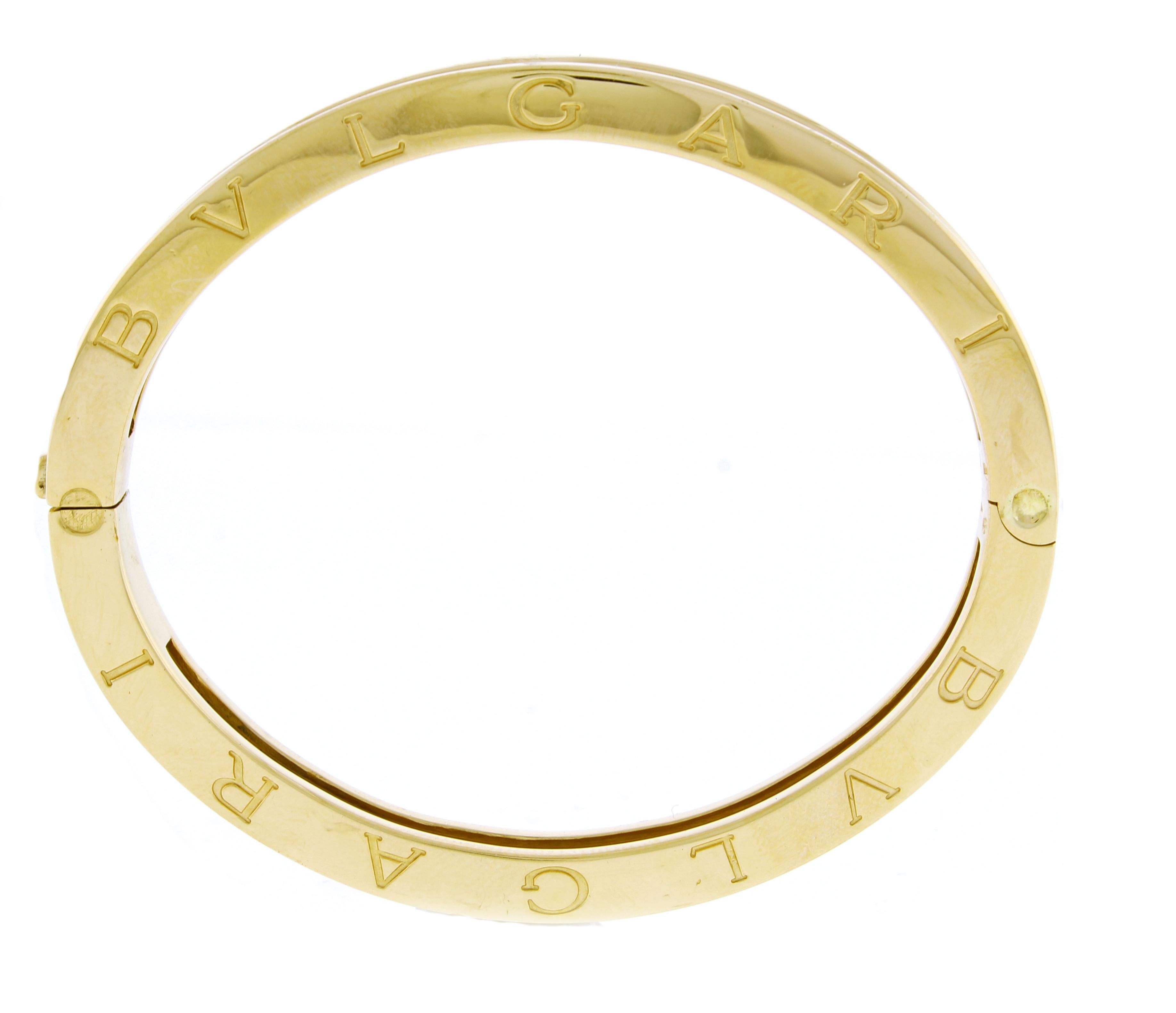 ♦ Designer: Bulgari
♦ Metal: 18 karat
♦ Circa 2010
♦ Size Medium fits 6-6½ wrist   16.5cm
♦ Packaging: Pampillonia presentation box 
♦ Condition: Excellent , pre-owned
♦ Price: Based on the market, prices are updated, guaranteeing the best and most