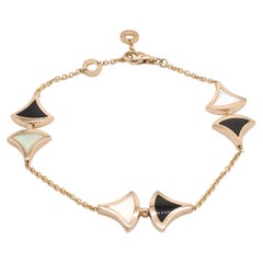 Bulgari Bvlgari Diva Dream Bracelet Station en or rose nacre et onyx