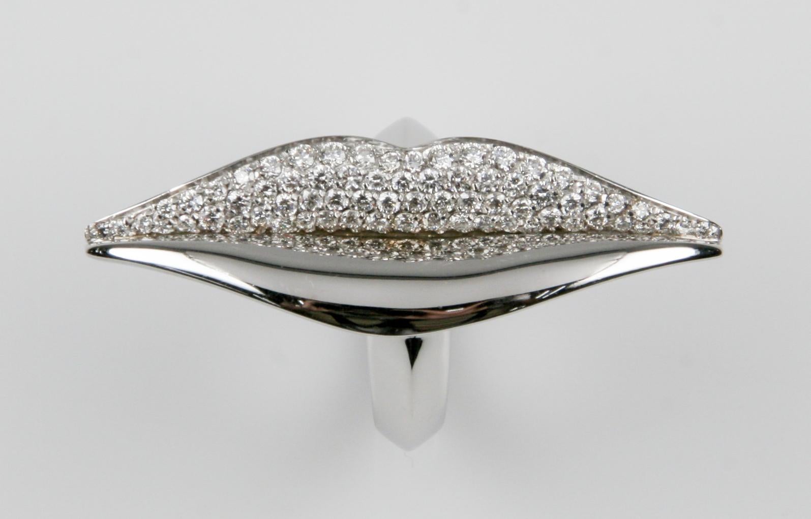 Bulgari Bvlgari, bague et collier pendentif en or blanc 18 carats avec diamants pavés Enigma de 43,18 cm Excellent état - En vente à Sherman Oaks, CA