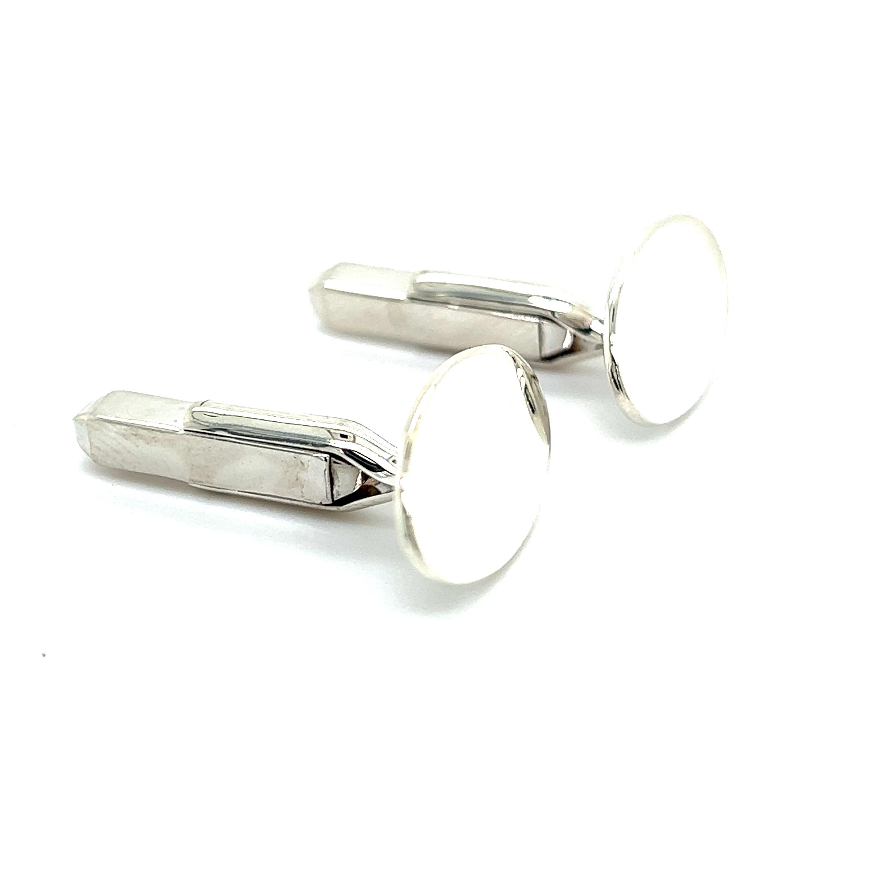 Bulgari Bvlgari Estate Engraveable Mens Cufflinks Sterling Silver B4

TRUSTED SELLER SINCE 2002

PLEASE SEE OUR HUNDREDS OF POSITIVE FEEDBACKS FROM OUR CLIENTS!!

FREE SHIPPING

DETAILS
Material: Sterling Silver
Weight: 8 Grams

These Authentic