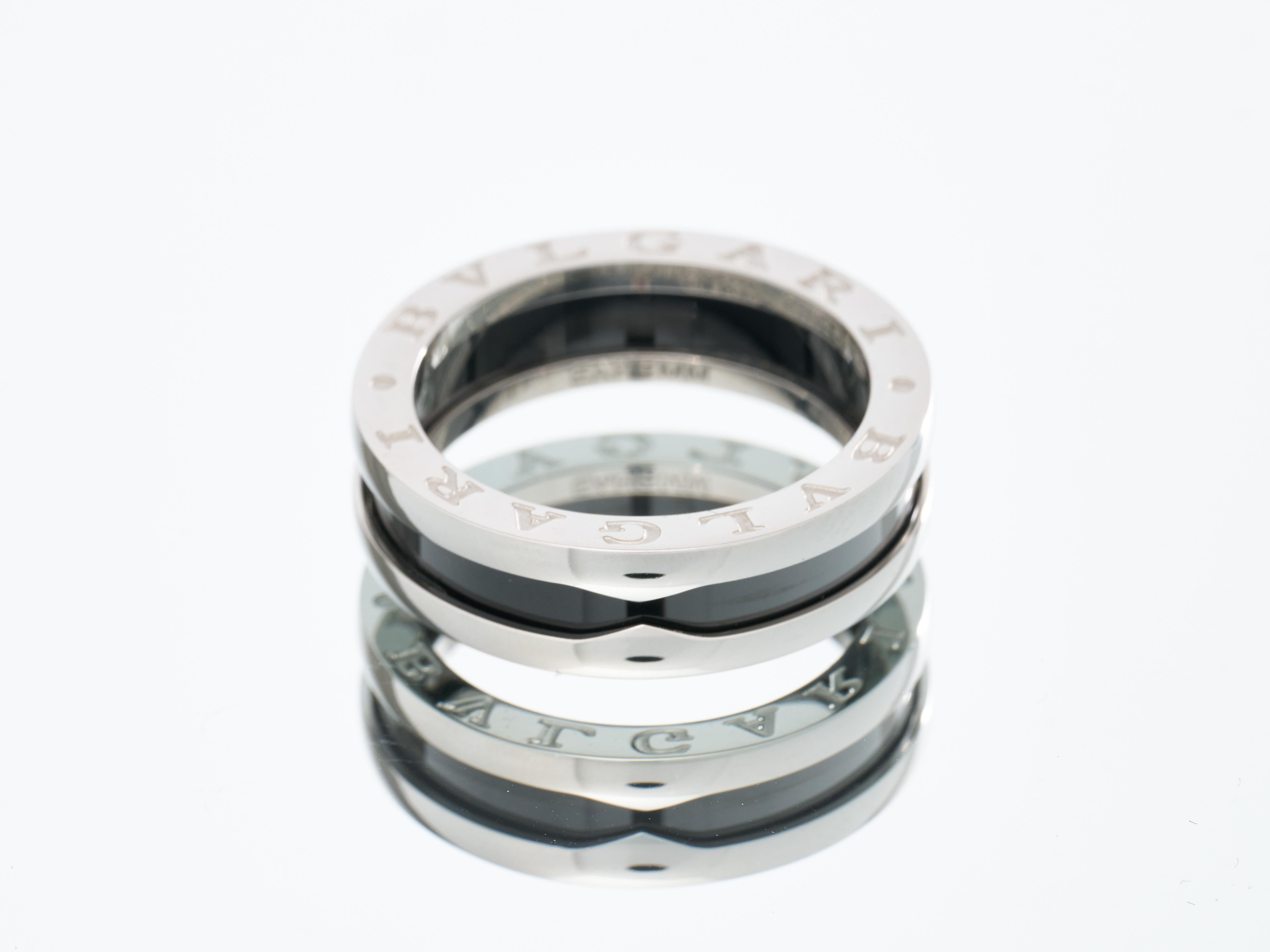 Bulgari Bvlgari  

Anillo Save The Children 
Plata de ley 925 con incrustación de cerámica

Talla 
REINO UNIDO T 1/2  
UE 62 
EEUU 10

Diámetro interior 19,5 mm

PVP £520

Excelente estado
Peso 7,0 gramos


Las imágenes muestran el artículo real que