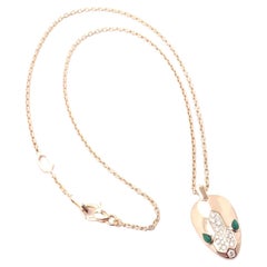Bvlgari, collier pendentif Serpenti en or rose, diamants et malachite