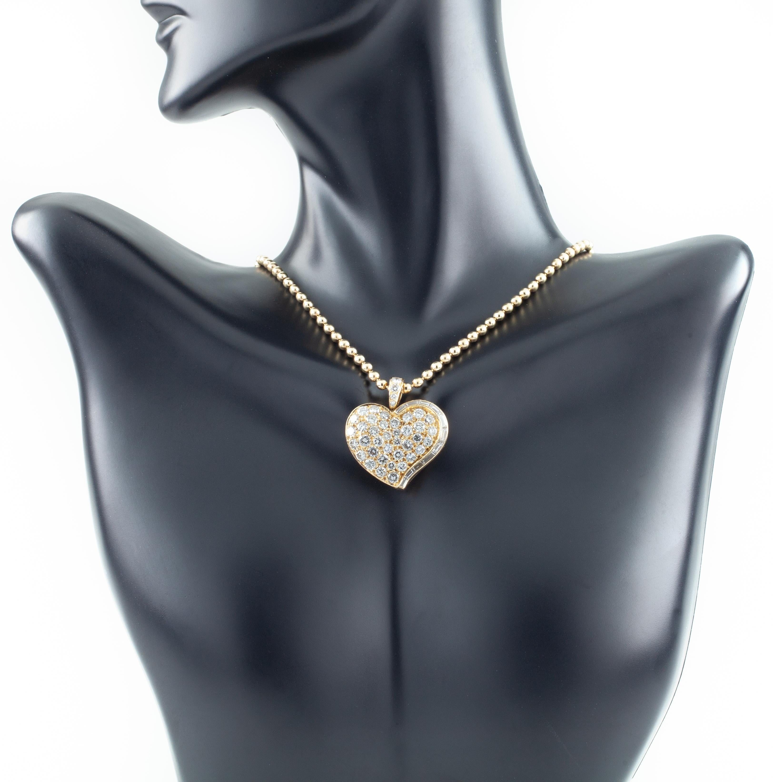 Round Cut Bulgari Bvlgari Vintage 18 Karat Gold Diamond Heart Pendant with Ball Chain 70s For Sale