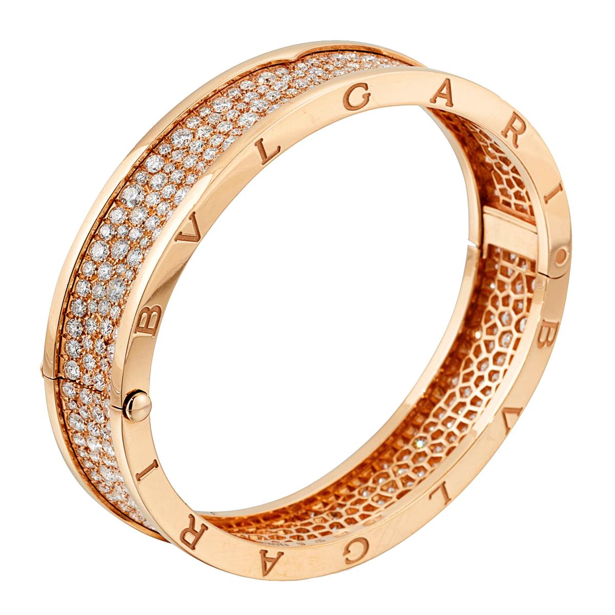 Taille ronde Bulgari Bracelet jonc Bzero en or rose avec pavé de diamants en vente