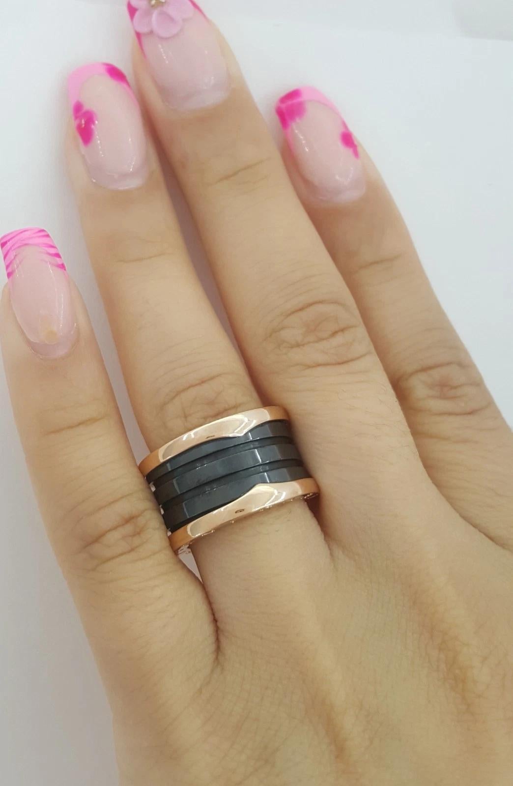 Bulgari B.Zero1 18K Rose Gold & Schwarz Keramik Vier-Band-Ring Größe 5 im Zustand „Hervorragend“ im Angebot in Chicago, IL