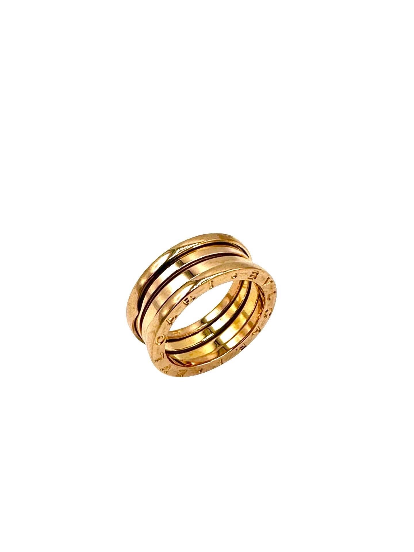 Ispirandosi all'anfiteatro più famoso del mondo, il Colosseo, l'anello B.zero1 è una vera e propria dichiarazione della visione creativa di Bulgari, che sfida l'essenza stessa del design dei gioielli. La purezza della sua caratteristica spirale è