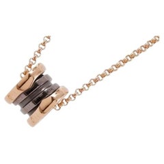 Bulgari B.Zero1 Collana con ciondolo in ceramica marrone nera e oro rosa 18 carati