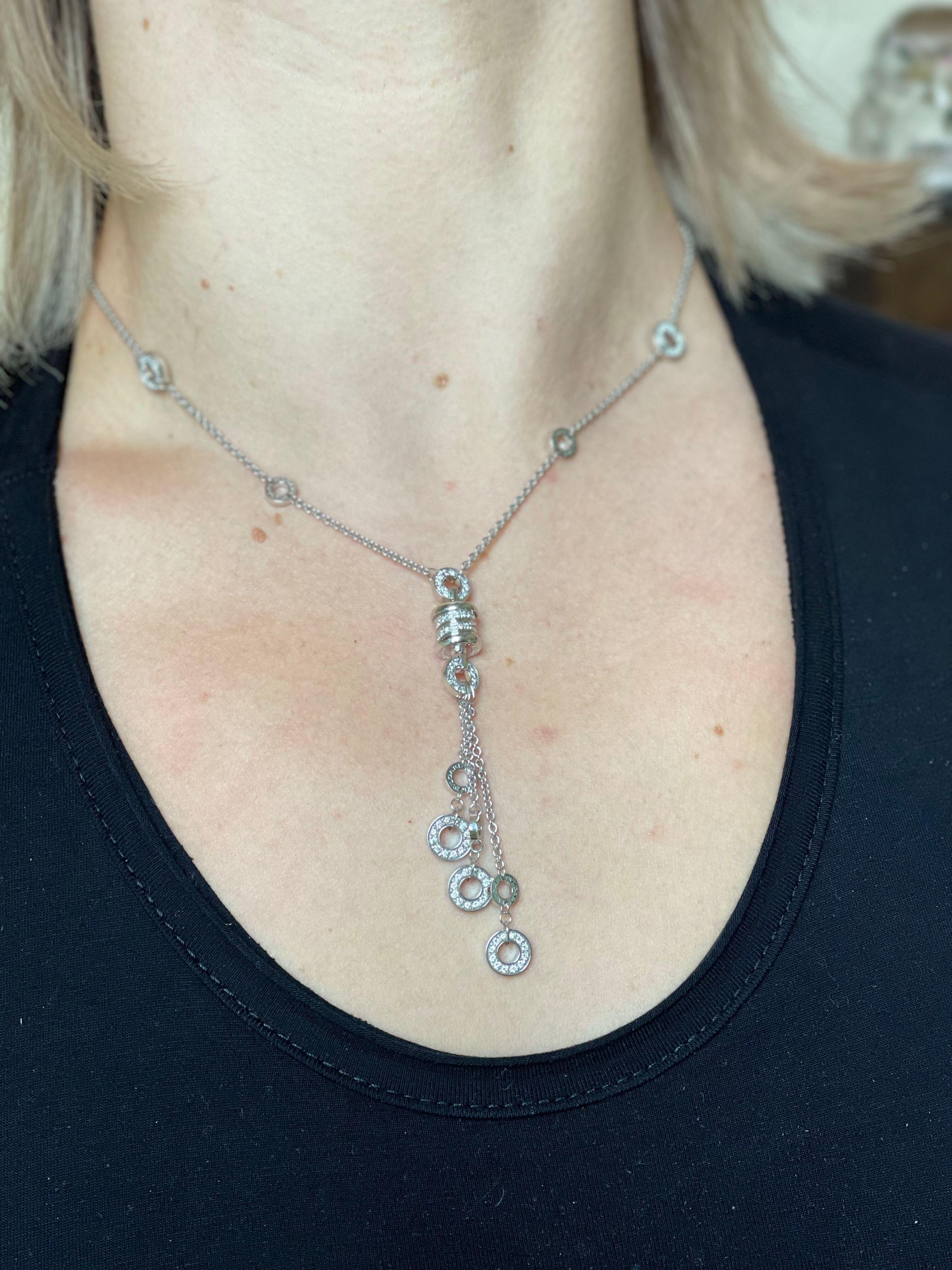 Bulgari B.Zero1 Collana con pendente in oro e diamanti In condizioni ottime in vendita a Lambertville, NJ