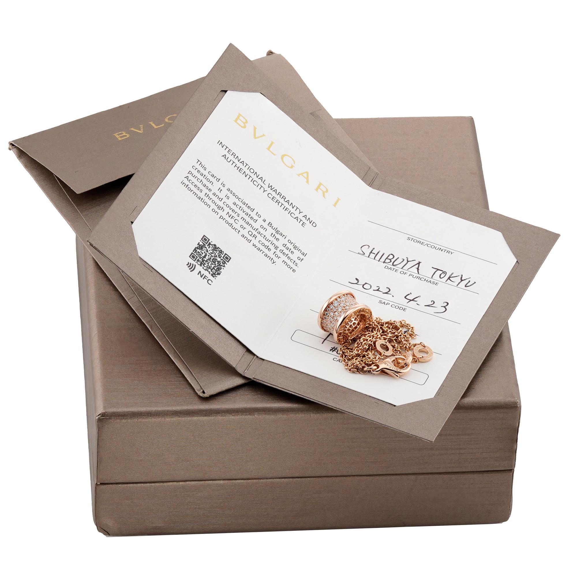 BULGARI B.Zero1 Diamond Rose Gold Pendant Necklace Excellent état - En vente à New York, NY