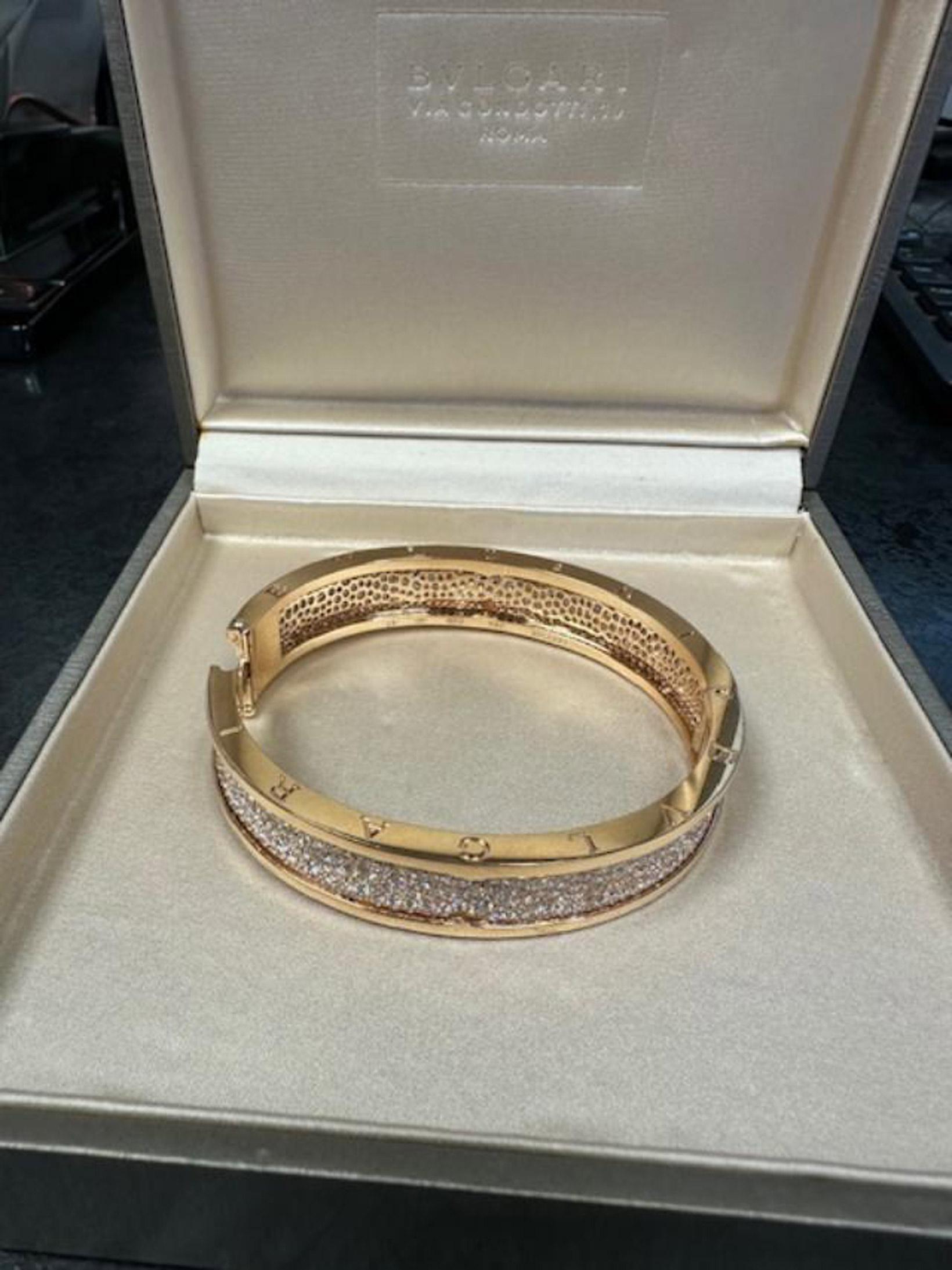 Bulgari BZERO1 Bracelet jonc en or rose et diamants  en vente 4