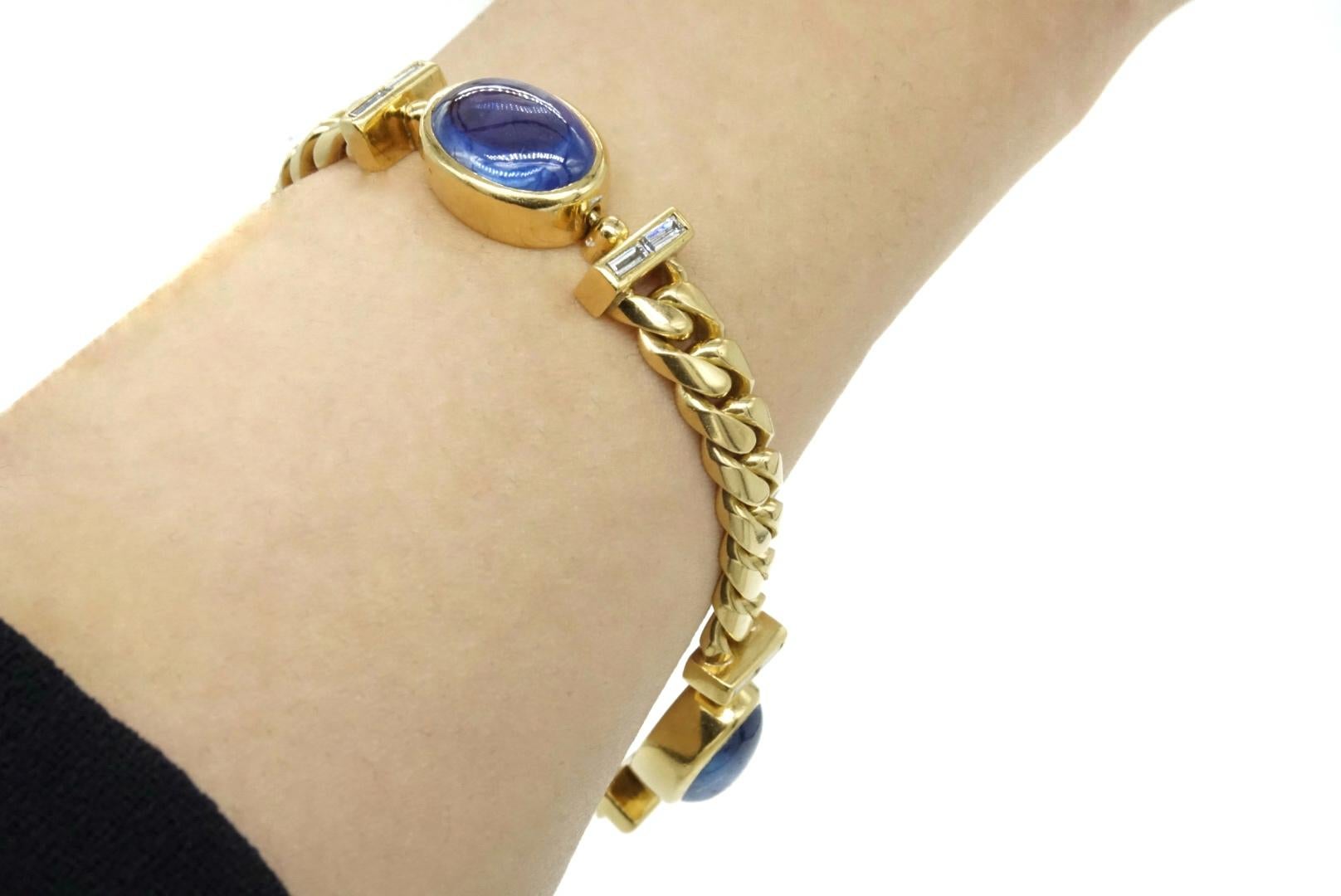Bulgari Cabochon Blue Sapphire and Diamonds Bracelet In Excellent Condition For Sale In New York, NY