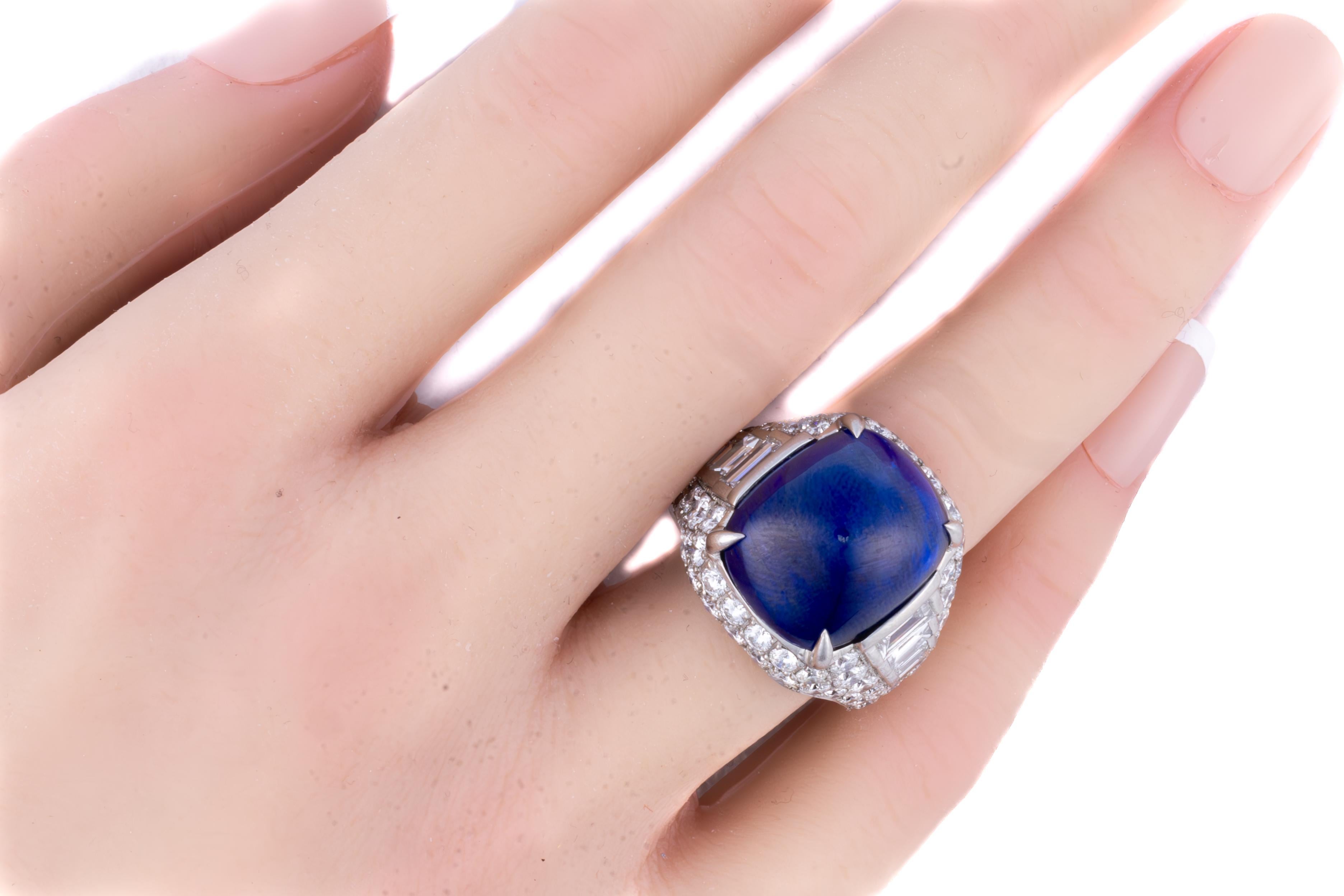 Bulgari Cabochon Saphir und Diamant Ring im Zustand „Hervorragend“ in New York, NY