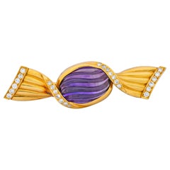 Vintage Bulgari Carved Amethyst 18 Karat Gold Bonbon Brooch