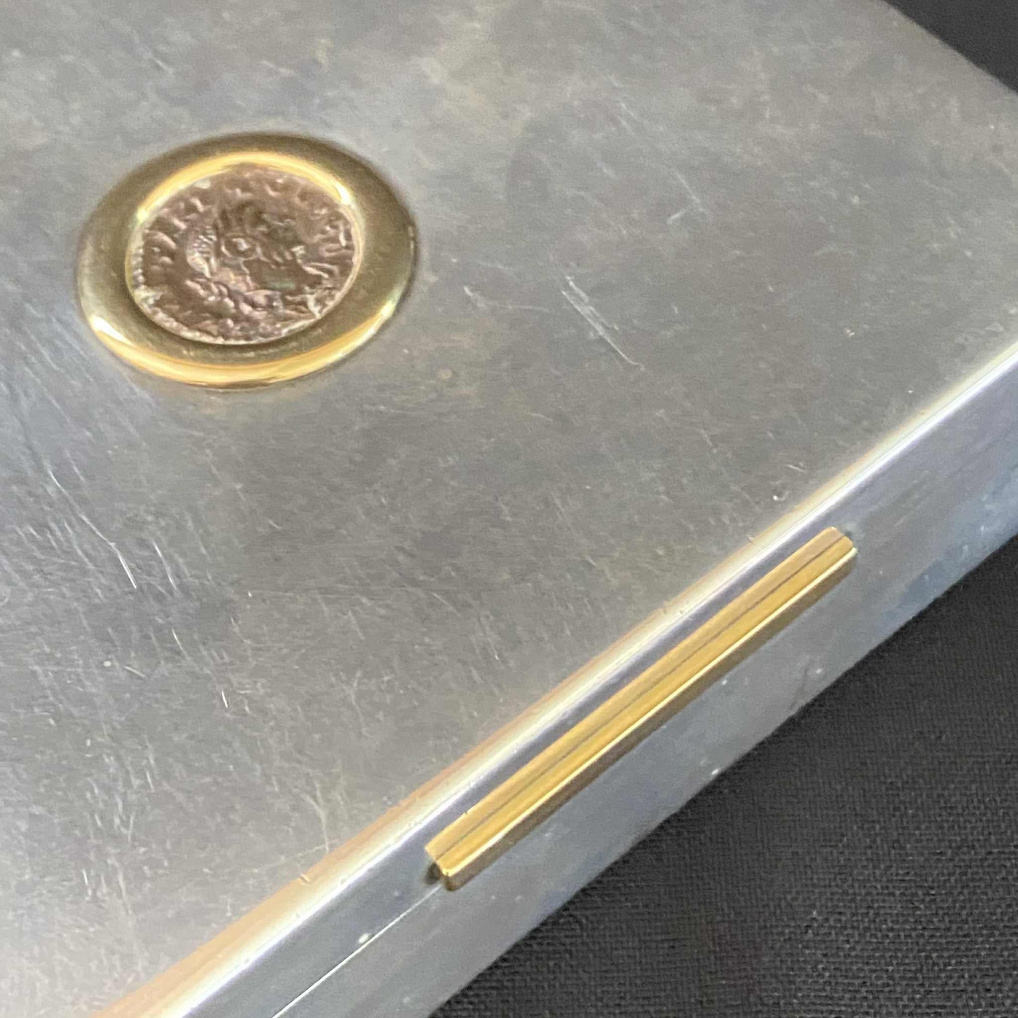 Coffret Bulgari en argent sterling et encadrements en or 18 carats avec pièce de monnaie romaine, Italie, années 1970 en vente 3