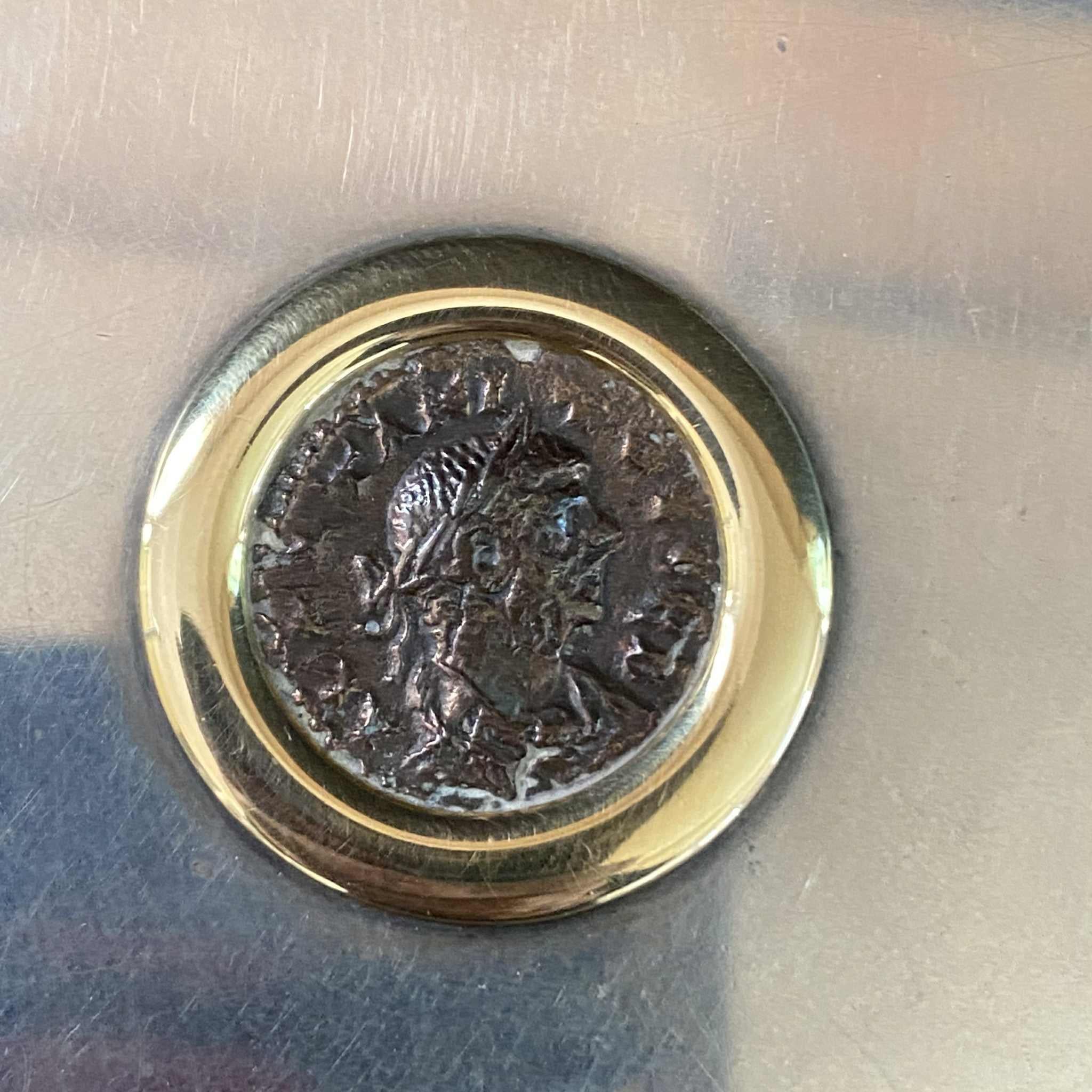 Coffret Bulgari en argent sterling et encadrements en or 18 carats avec pièce de monnaie romaine, Italie, années 1970 en vente 4