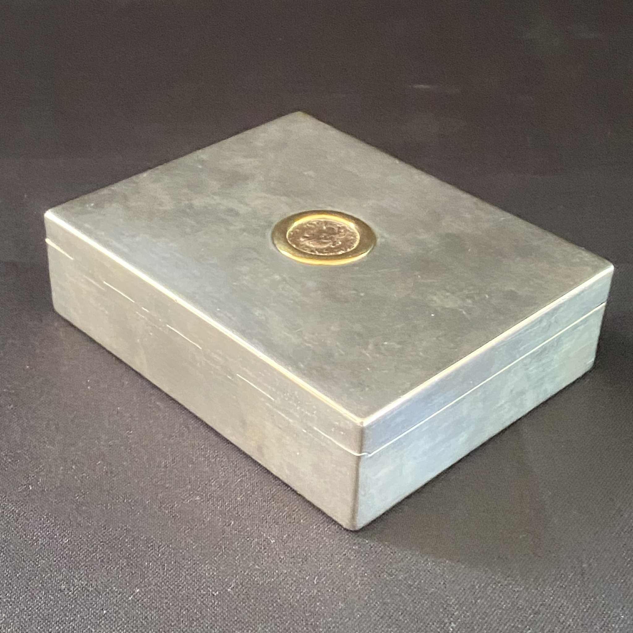 Coffret Bulgari en argent sterling et encadrements en or 18 carats avec pièce de monnaie romaine, Italie, années 1970 en vente 5