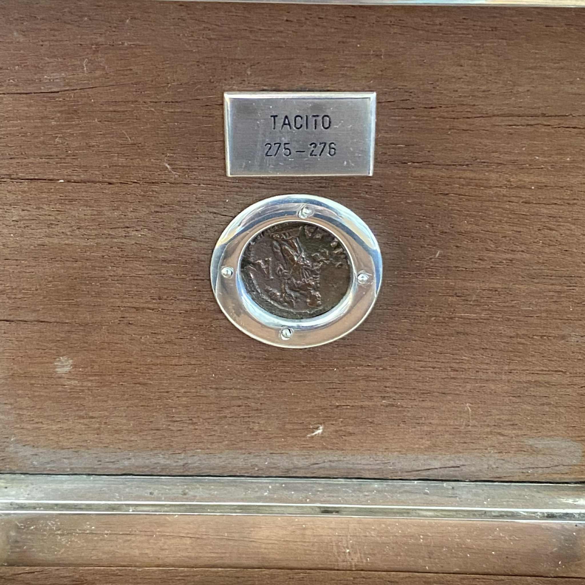 Or Coffret Bulgari en argent sterling et encadrements en or 18 carats avec pièce de monnaie romaine, Italie, années 1970 en vente