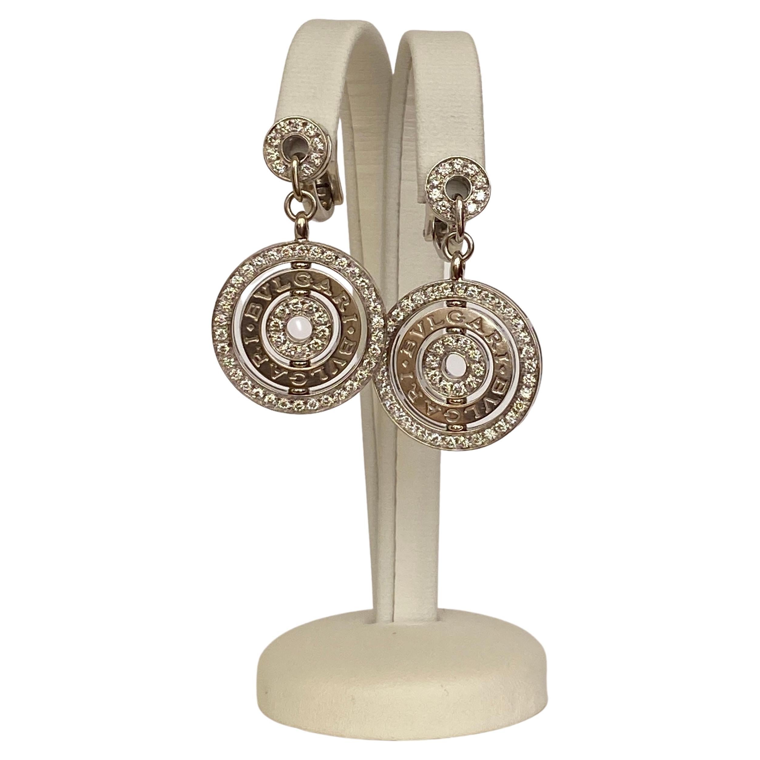 This Bvlgari Bulgari diamond earrings of Italian provenance are crafted in solid 18 kt gold, from the 