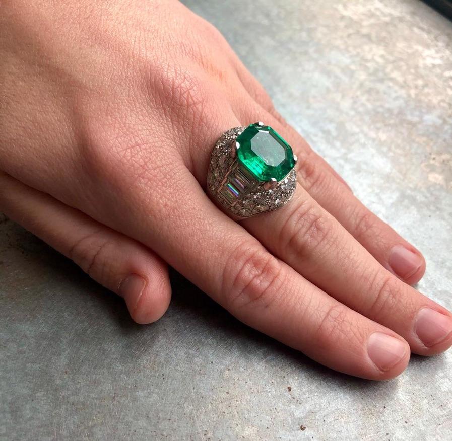 Modern Bulgari Certified Colombian Emerald Diamond Trombino Ring