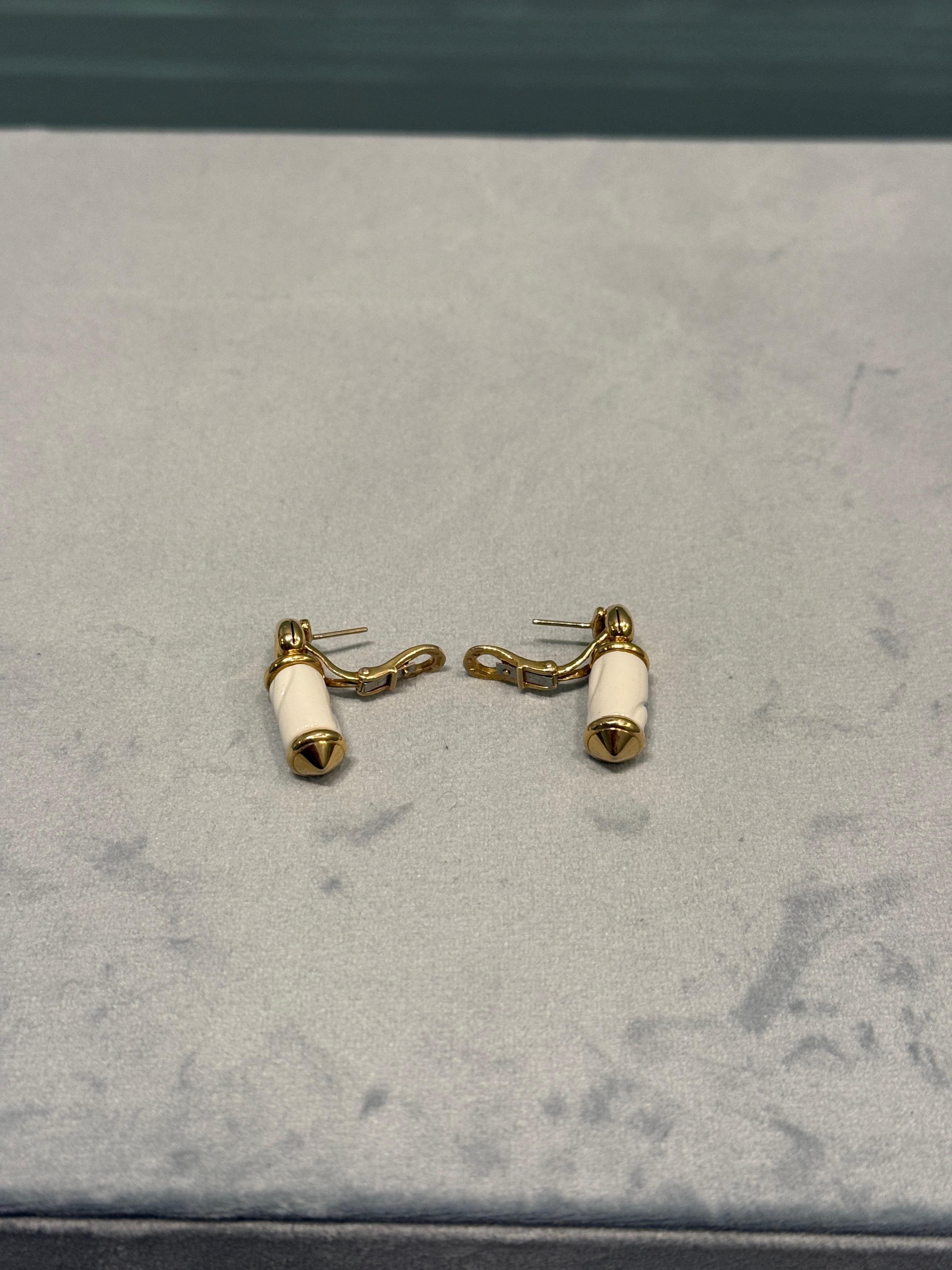 Bulgari Chandra Collection 18 Karat Yellow Gold Ceramic  Drop Earring In Excellent Condition For Sale In Milano, IT