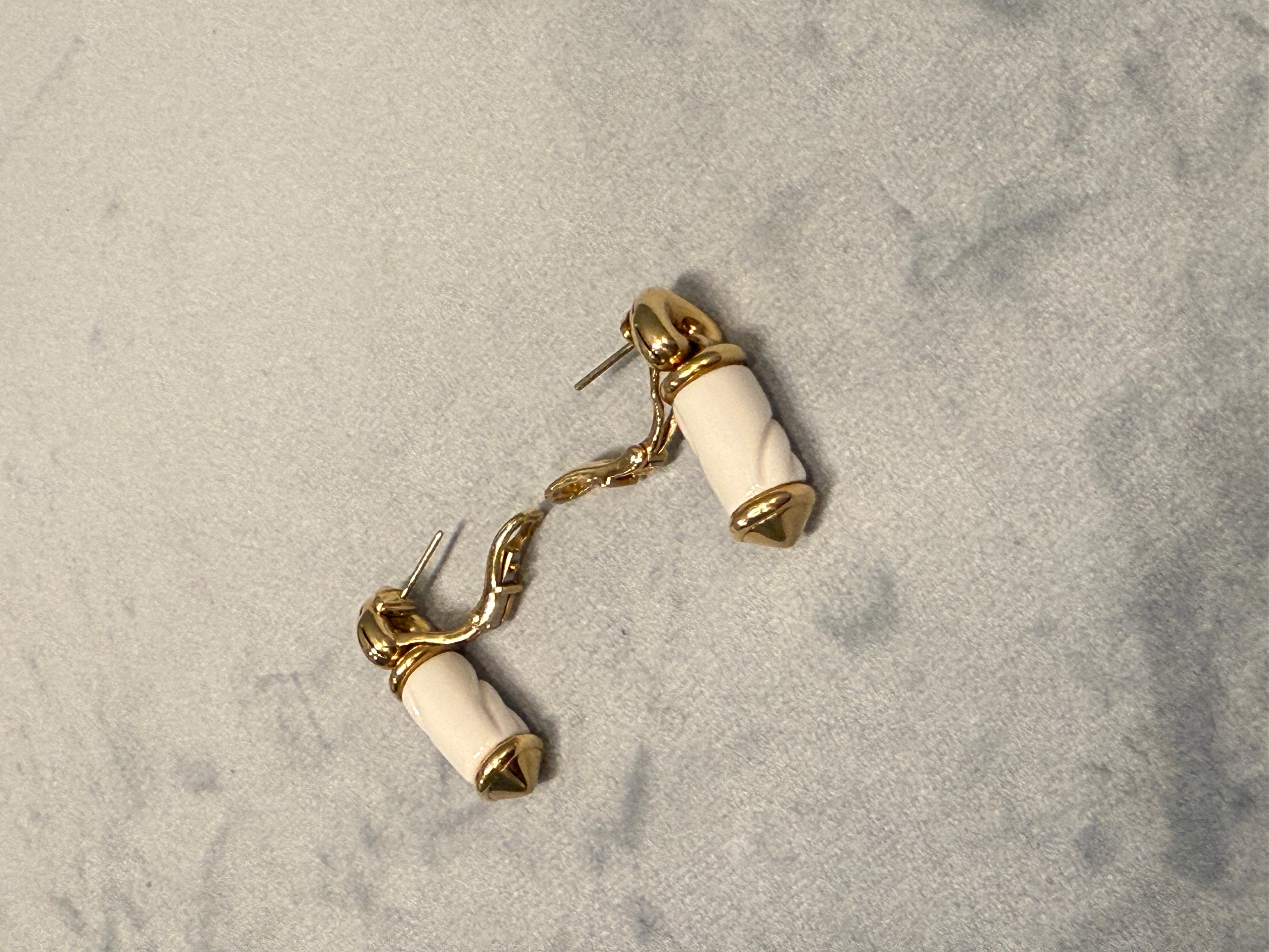 Women's or Men's Bulgari Chandra Collection 18 Karat Yellow Gold Ceramic  Drop Earring For Sale