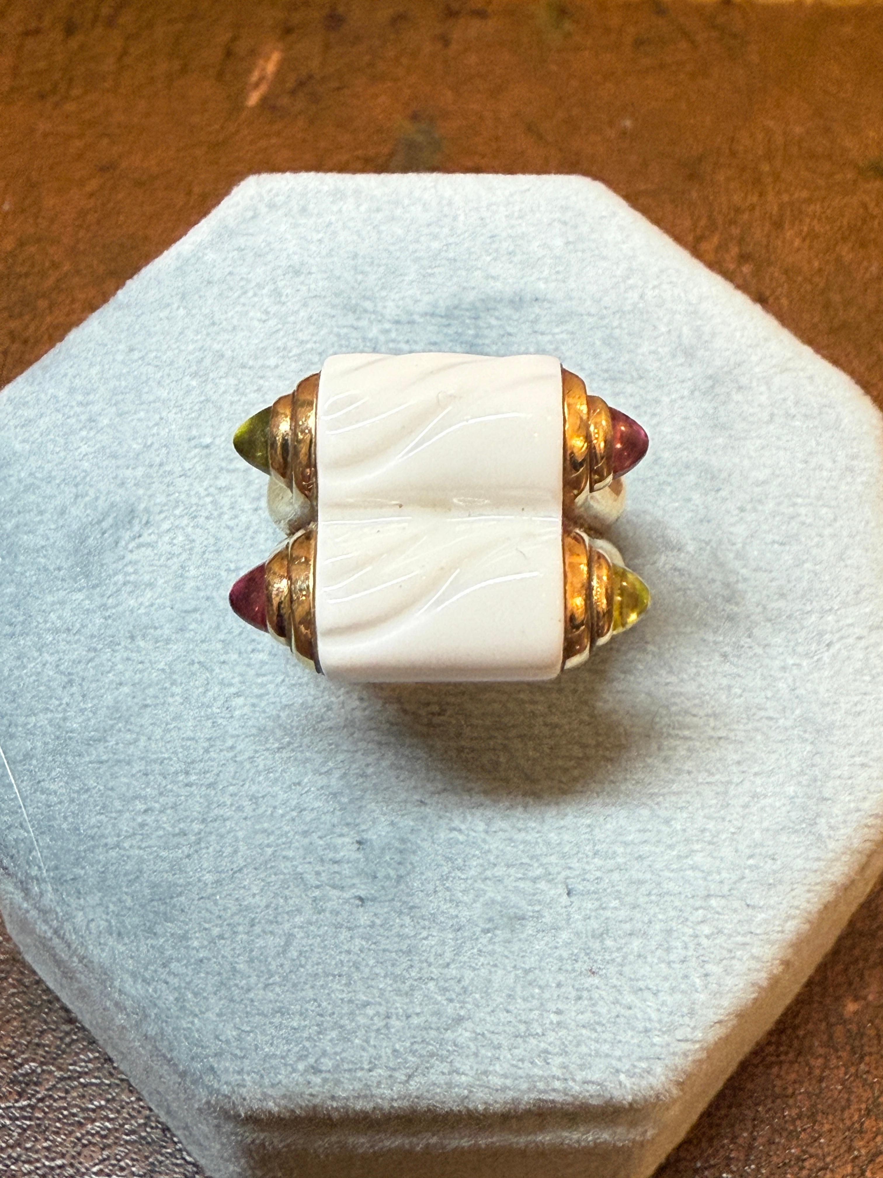 Bulgari collection Chandra, bague en or jaune 18 carats, tourmalines et péridots en vente 3