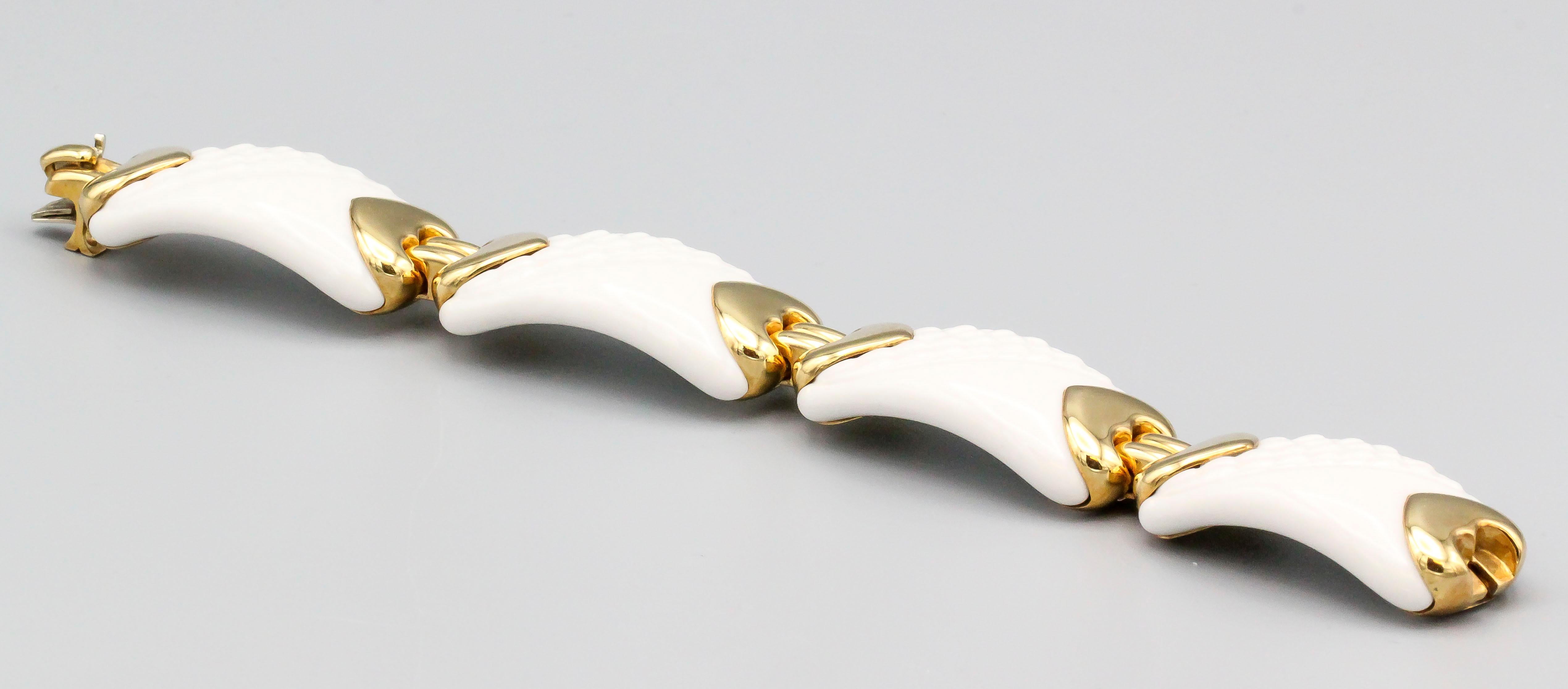Fine porcelain and 18K yellow gold bracelet, from the 