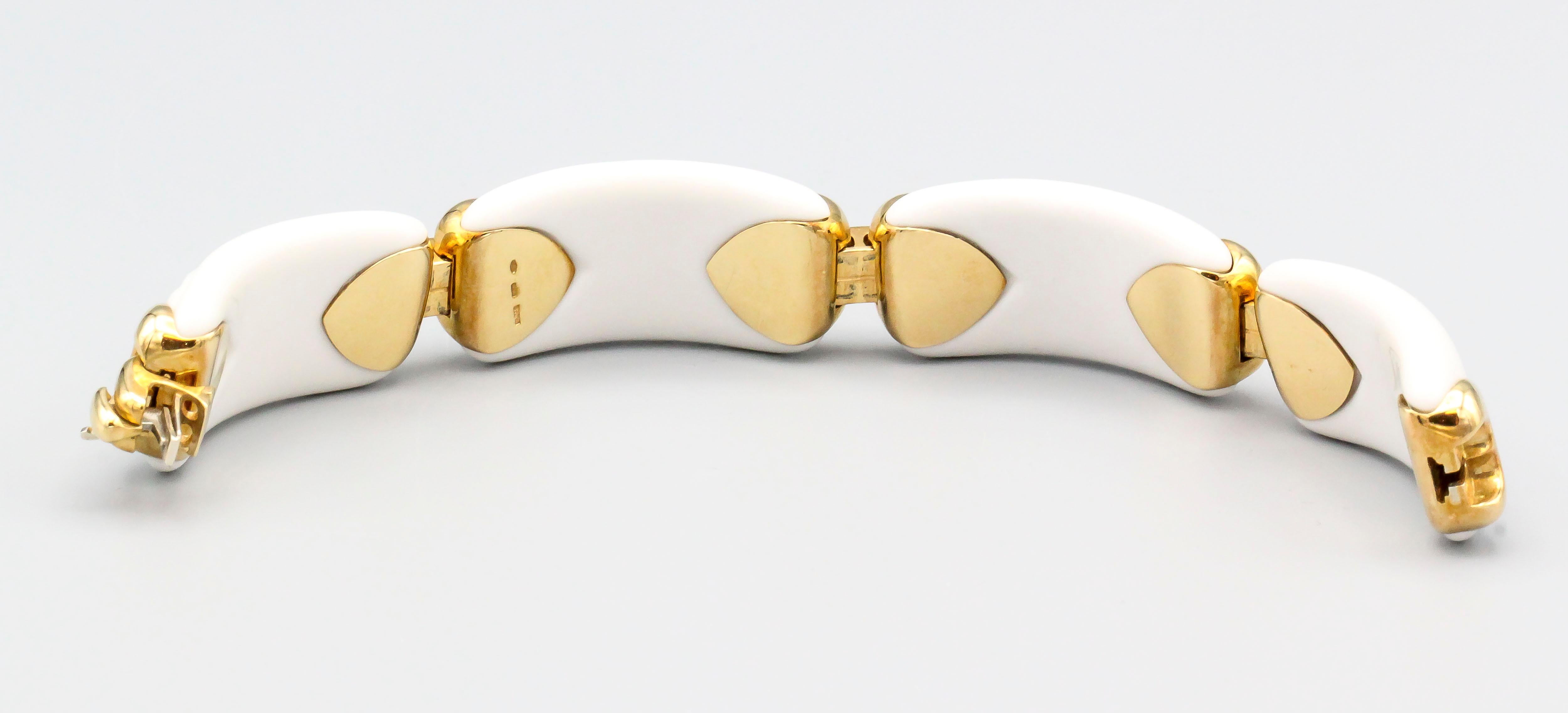 Bulgari Chandra Porcelain 18k Gold Bracelet In Excellent Condition In New York City, NY
