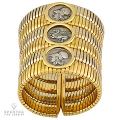 Pulsera Tubogas de Bulgari con motivos de monedas, en oro de 18 quilates bicolor  Estate Jewelry de lujo de marca