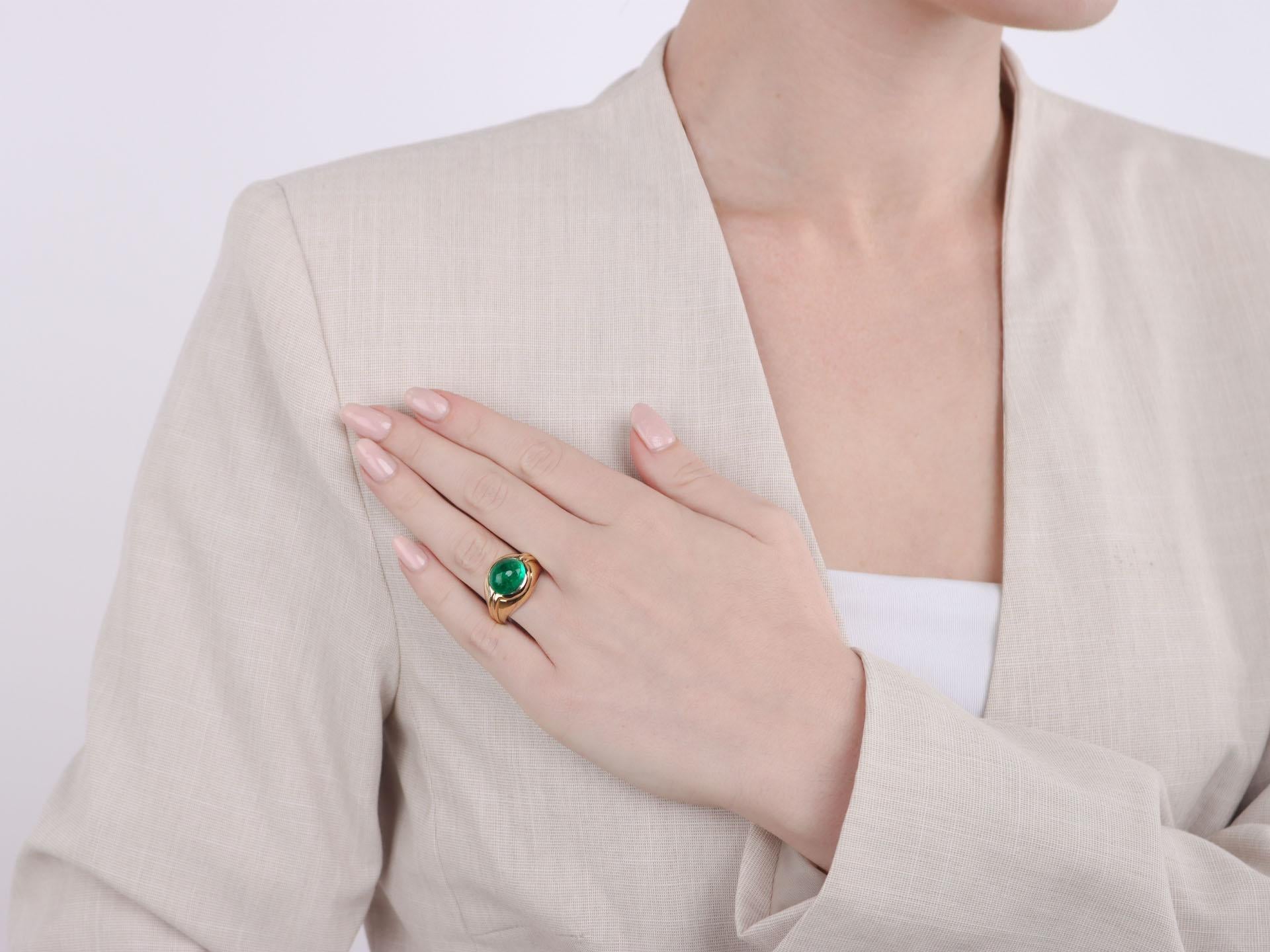 Rétro Anello con smeraldo colombiano di Bulgari, 1970 circa. in vendita