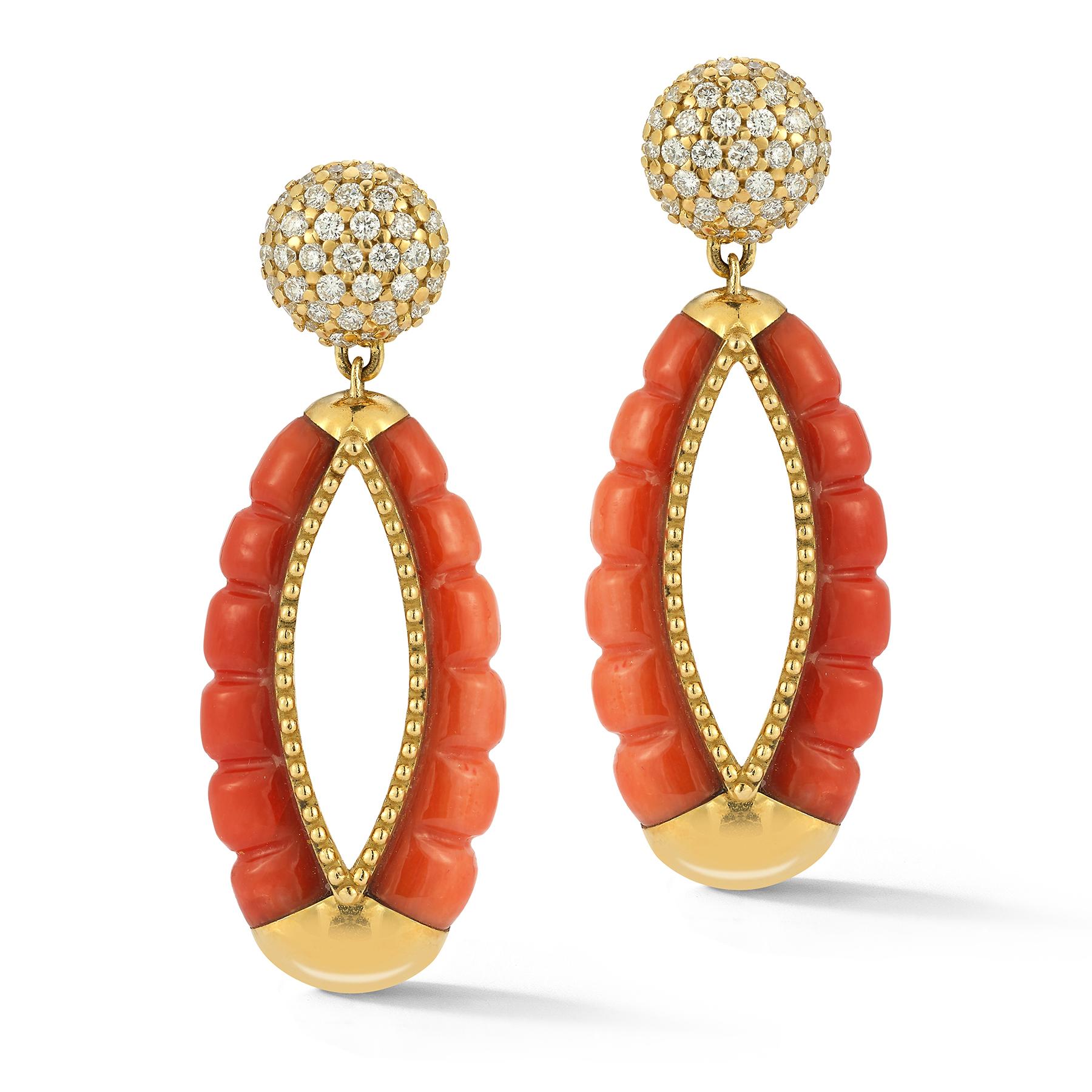 Rétro Bulgari collana e orecchini in corallo e diamanti in vendita