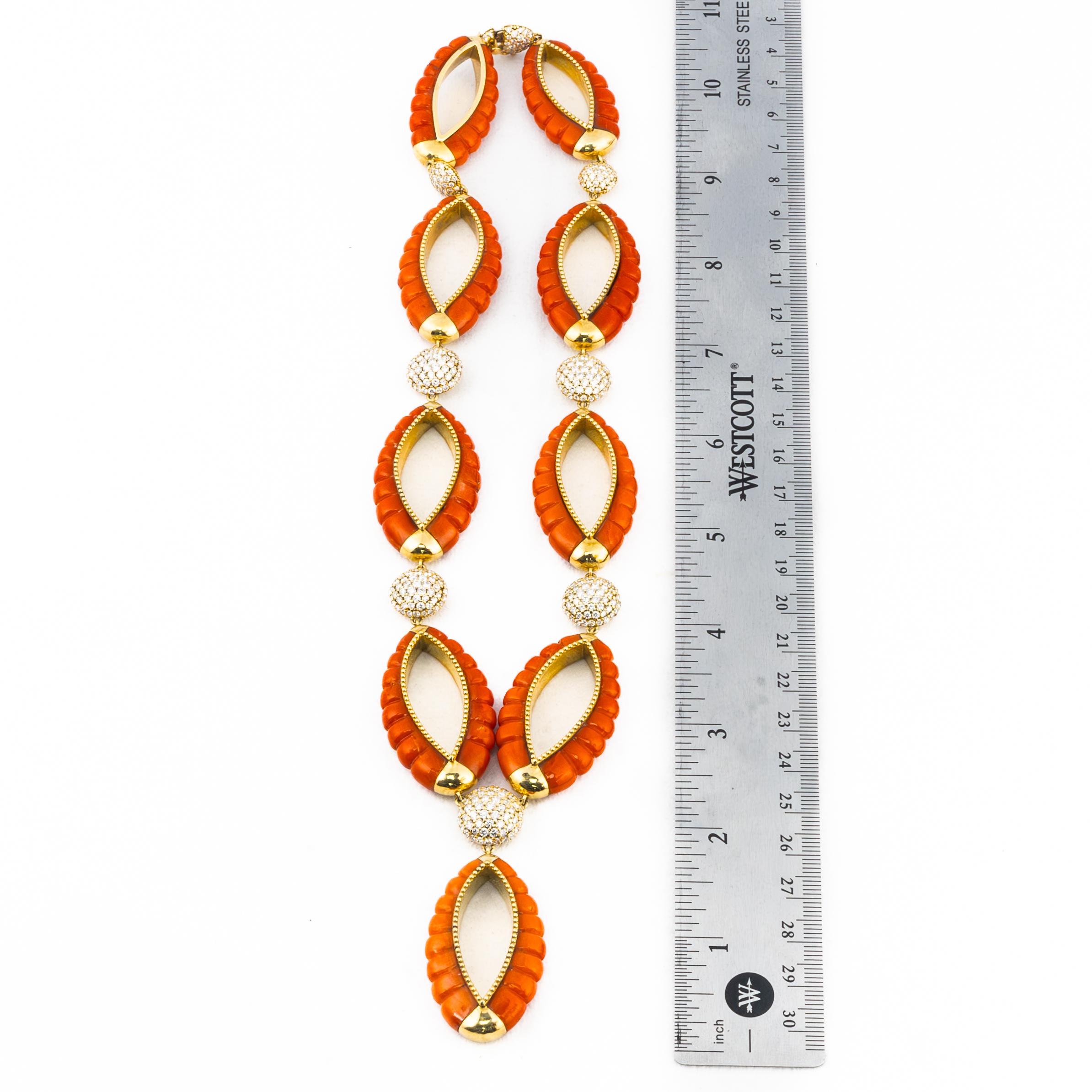 Bulgari collana e orecchini in corallo e diamanti in vendita 1