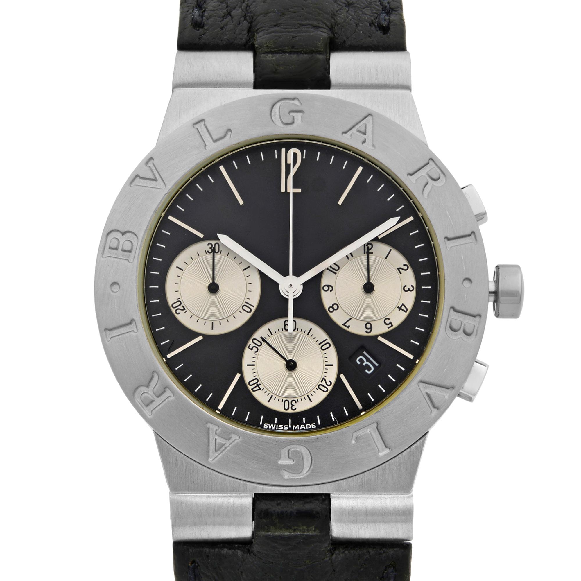 This pre-owned Bvlgari Diagono  CHW35G is a beautiful men's timepiece that is powered by quartz (battery) movement which is cased in a white gold case. It has a round shape face, chronograph, date indicator, small seconds subdial dial and has hand