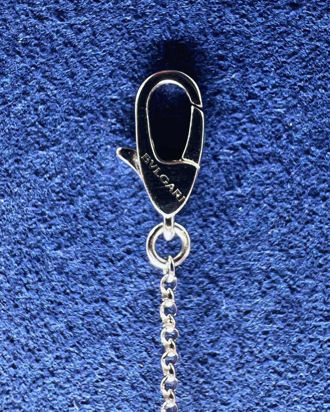 Bulgari Collier Cuore Heart en or blanc 18 carats et diamants en vente 4